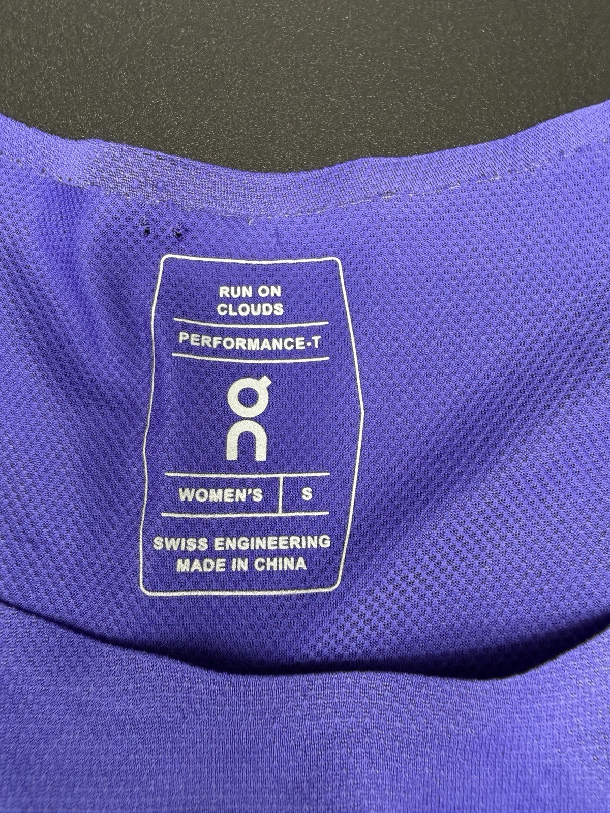 On Performance-T Shirt Running Cloud Performance Women’s Size Small Purple Light