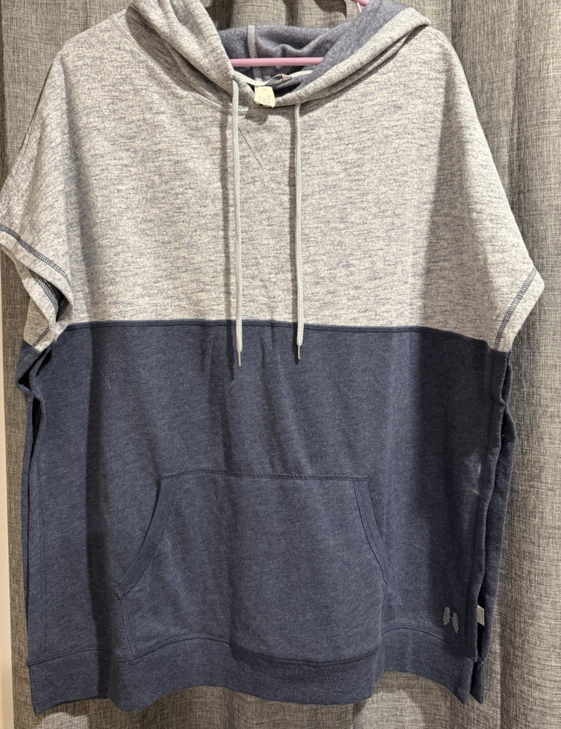 Victoria’s Secret Large Short Sleeve Hooded Shirt Side Slits Kanagroo Pocket NWT