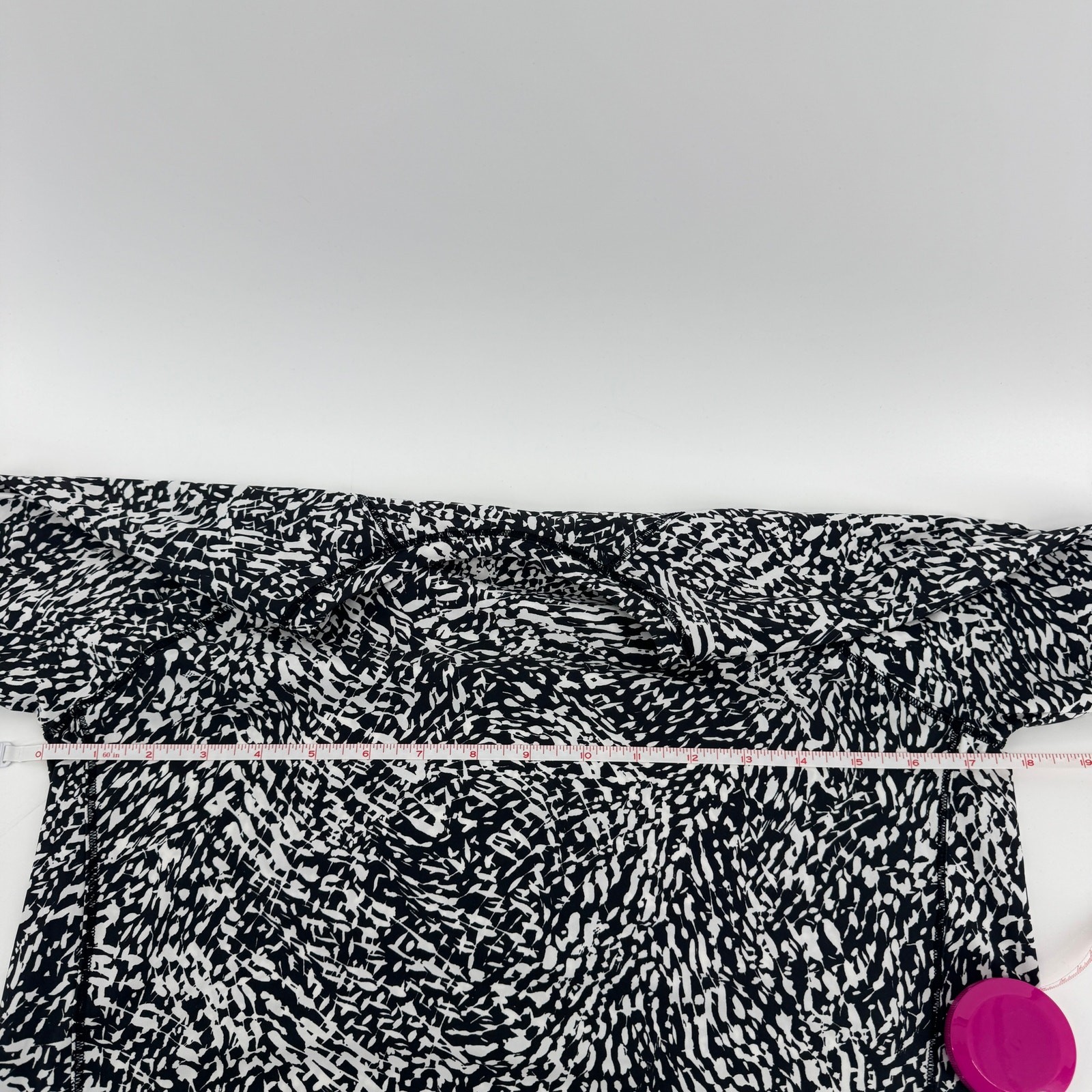 Athleta Ultimate Train Long Sleeve Top Black White Print XS Athletic Running Gym