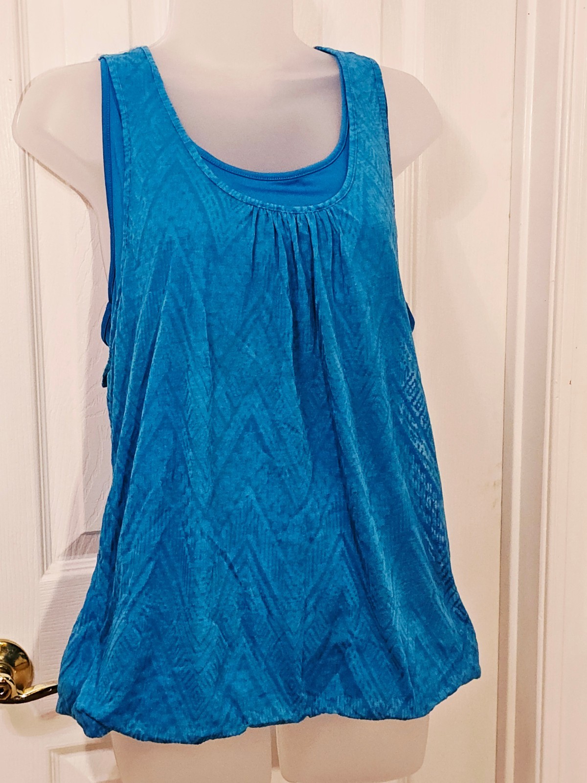 Prana Women’s XL Turquoise Blue Tank Top 2 layer Chevron Pattern Yoga Workout