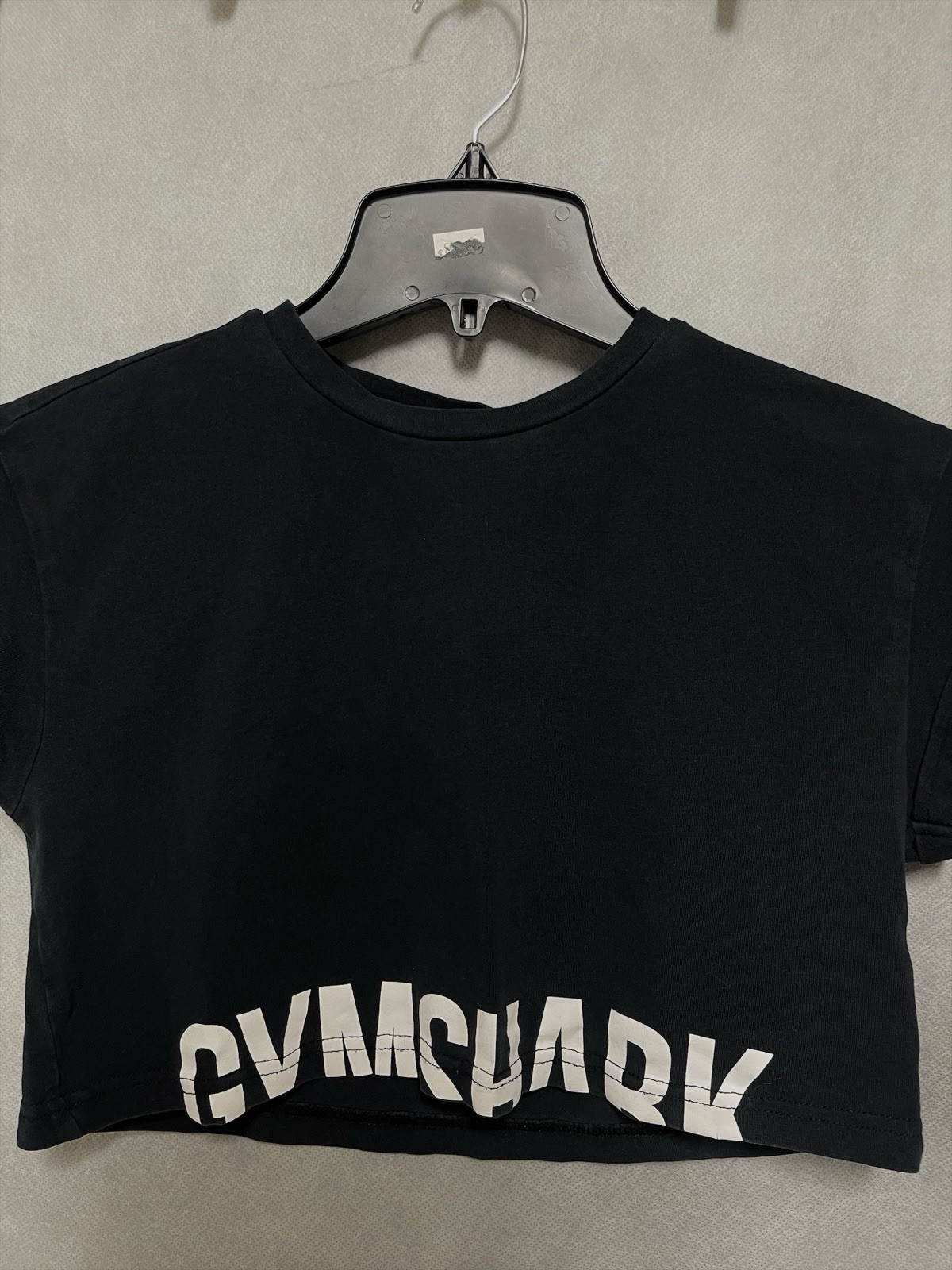Gymshark Top Women XS Black Fraction Crop Logo Spellout Athletic Tee Shirt Activ