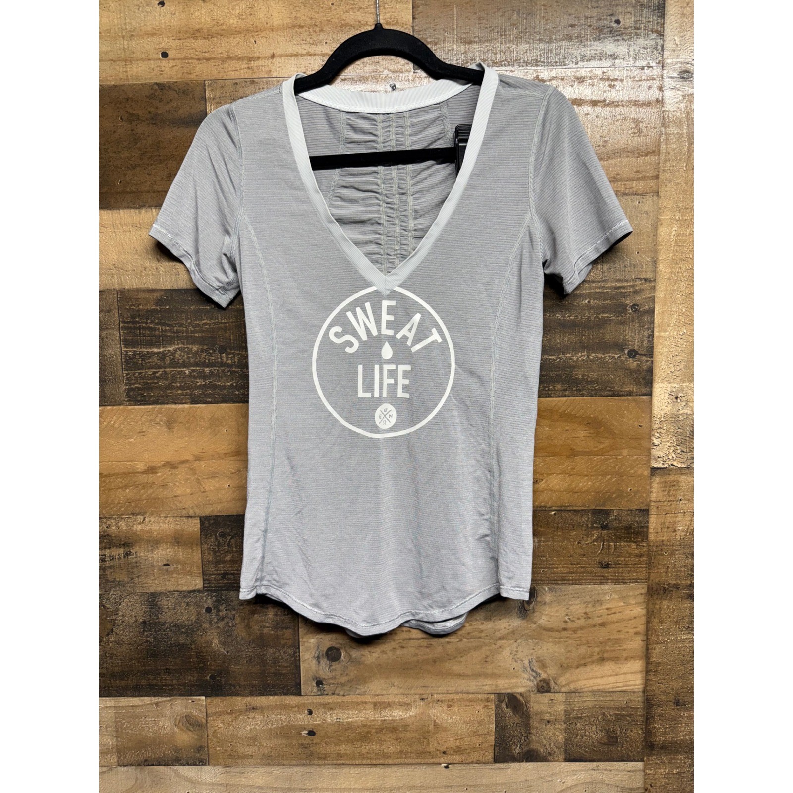 Lululemon Sweat Life Ruched Back V-Neck Athletic Shirt Grey Womens Short Sleeve