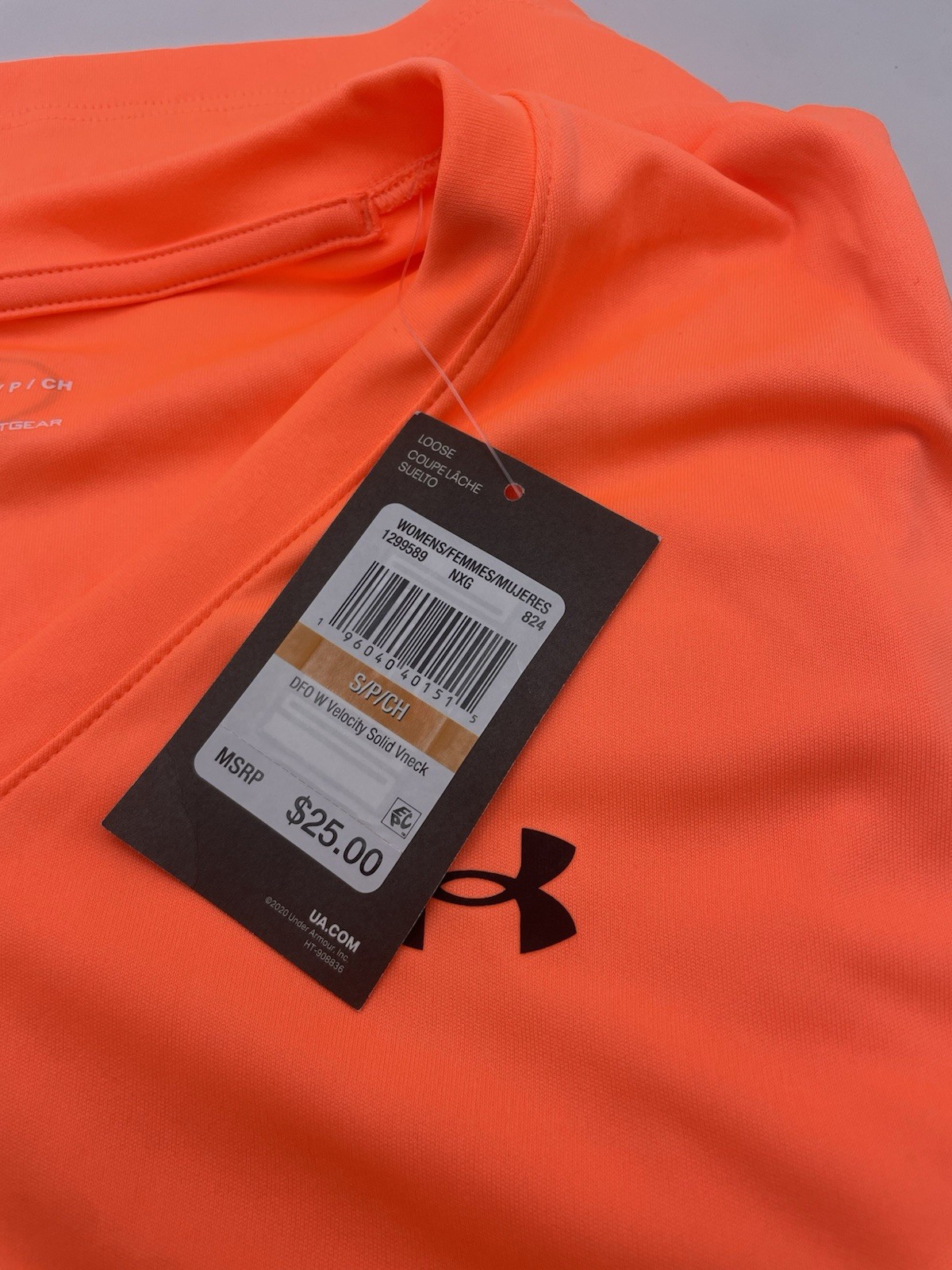 Woman Under Armour Heat Gear Loose Fit Solid V Neck T-Shirt