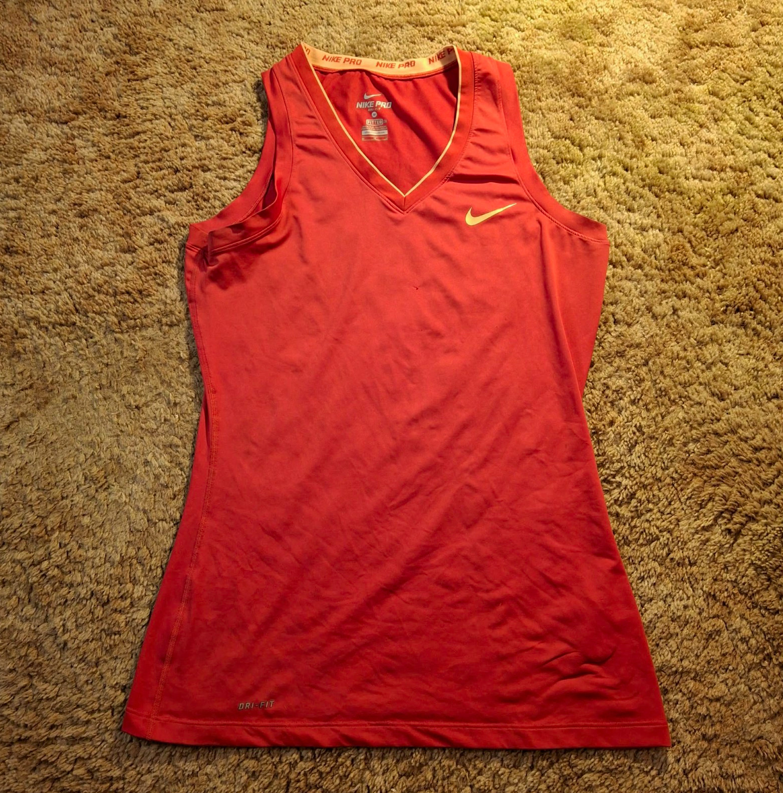 Nike Pro Dri-Fit Women’s Fitted V-Neck Red Tank Top Size M Gym Training