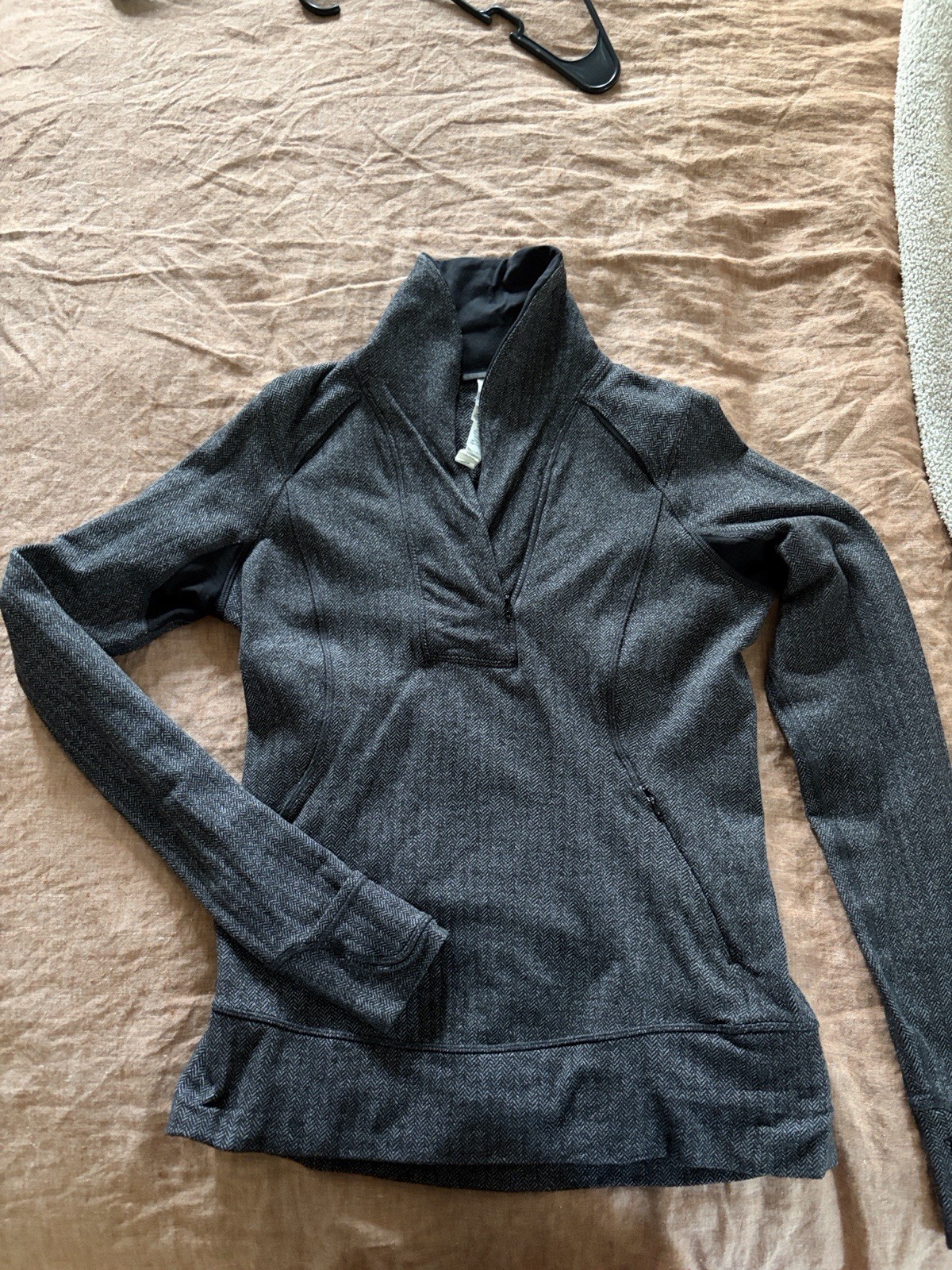 lululemon athletica Top Women’s 6 Gray Herringbone 1/4 Zip Mock Neck Slim