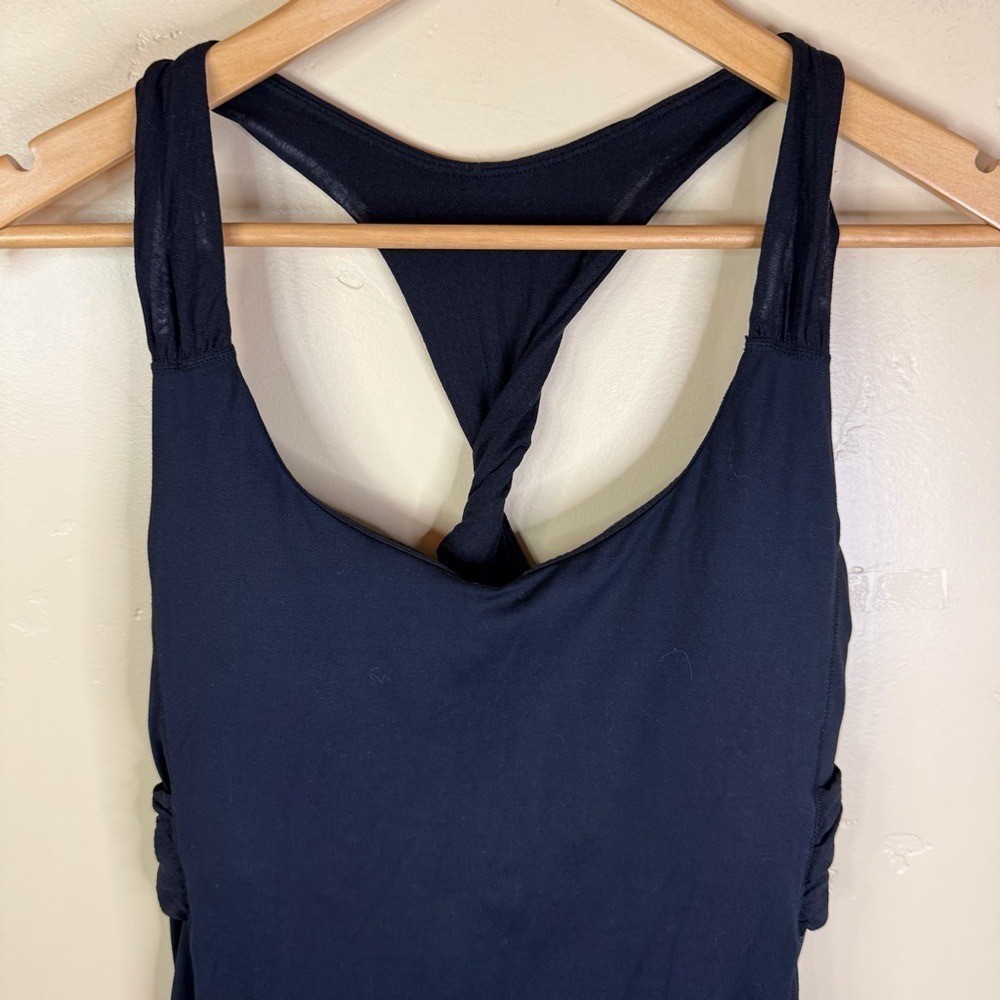 Lululemon Twisted Racerback Adjustable Bra Tank Top Black Size 4 Pads Included