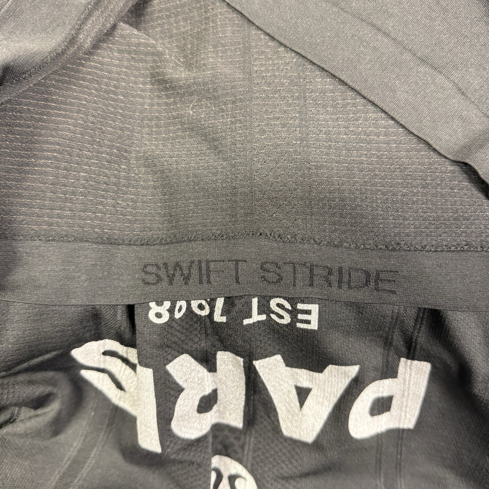Lululemon Swiftly Tech Paris 1998 Graphic Tee | Black | Women’s Size 6