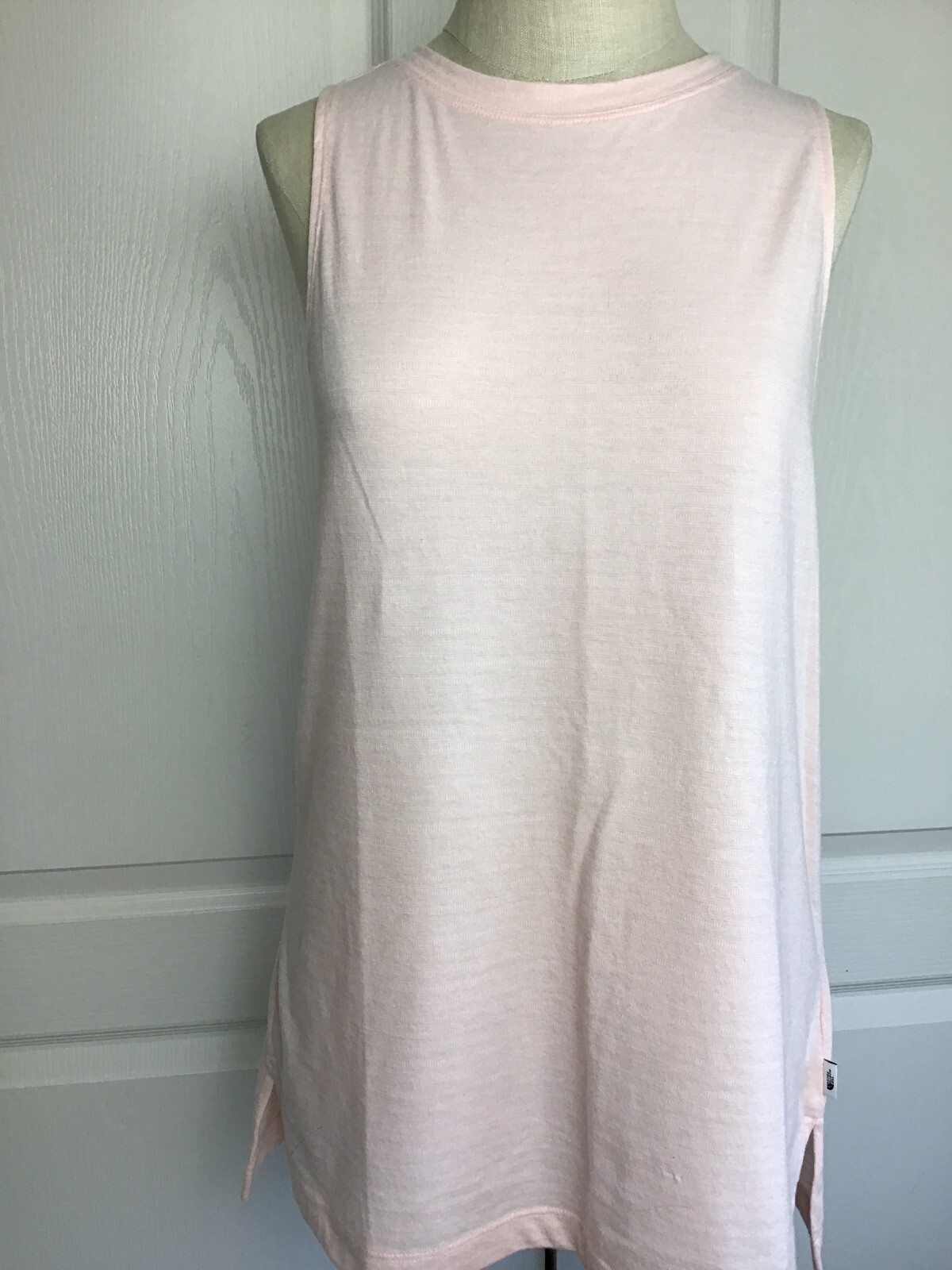 The North Face Women’s Super Soft Pale Pink Sleeveless tank Top M
