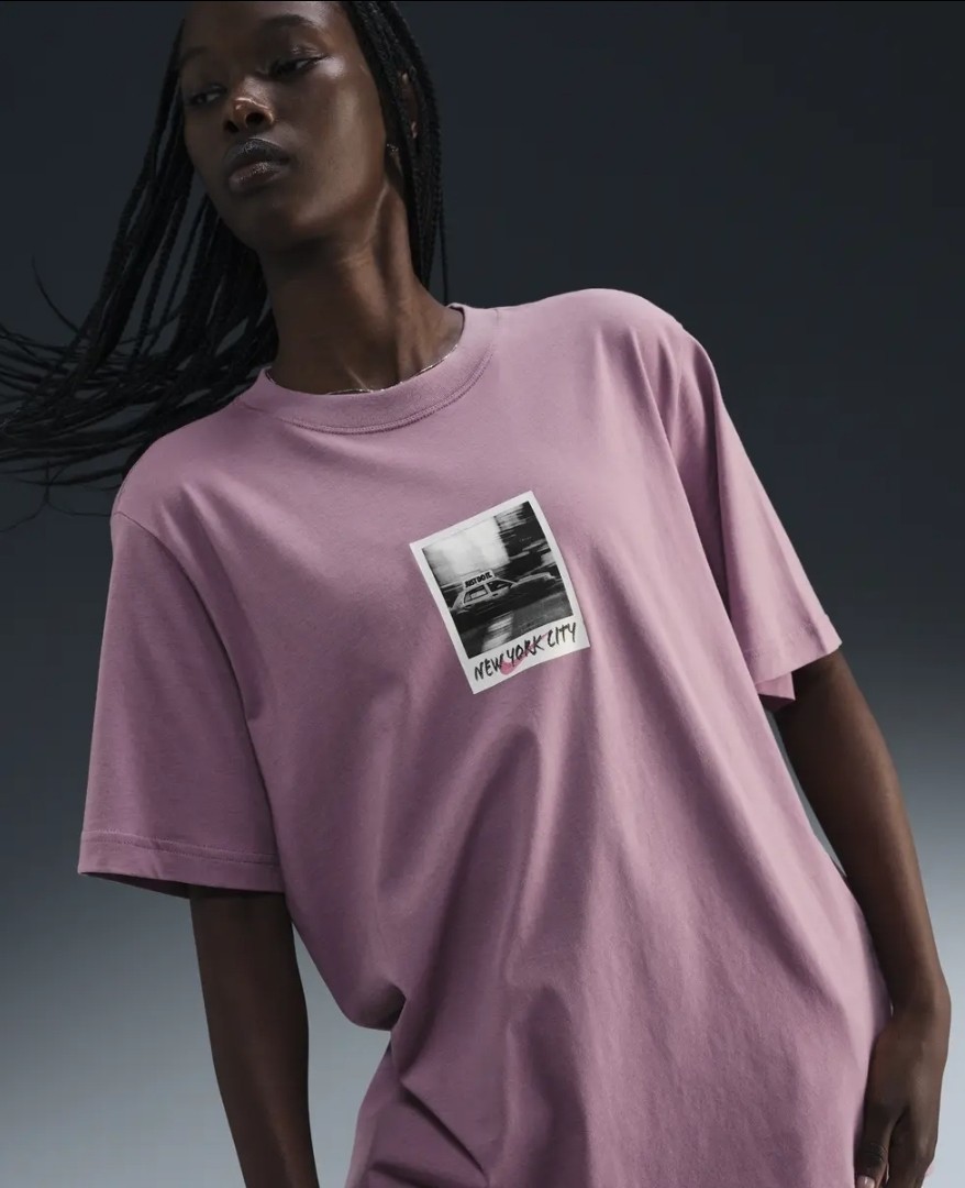 Nike Sportswear T-Shirt Women’s Small Loose Fit New York City Short Sleeve Mauve