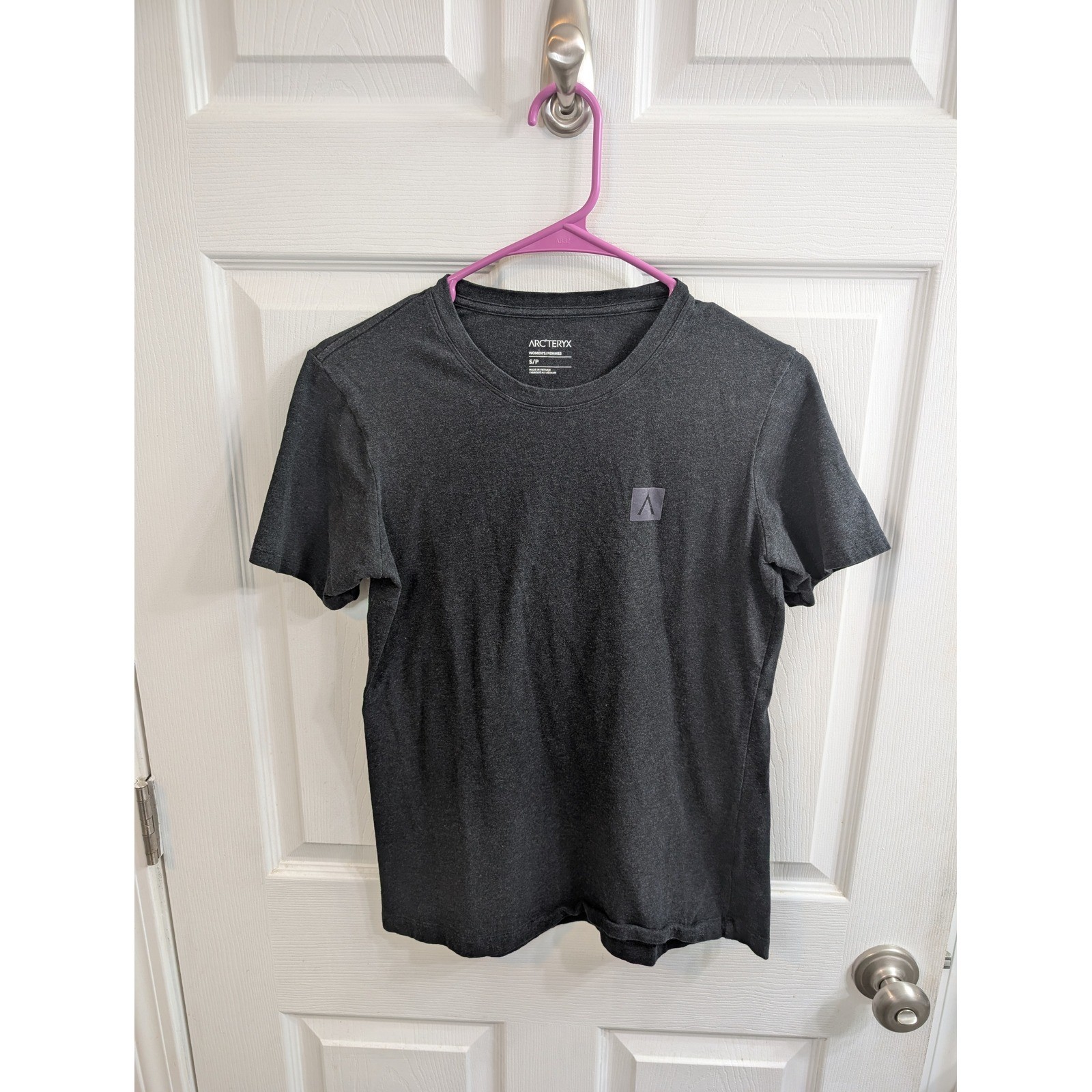 Arc’teryx T-Shirt Womens Gray Short Sleeve Heathered Activewear – Size S