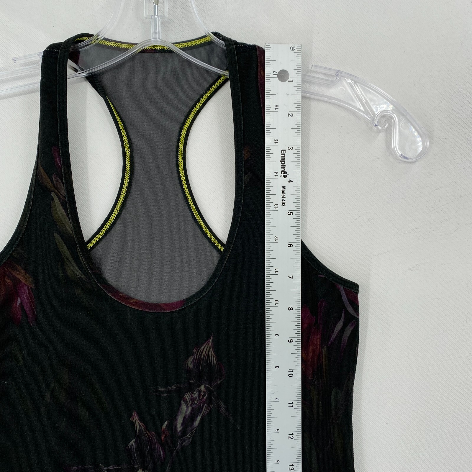 Lululemon Womens Fitted Racer Back Tank Top Size 4-6 Multi Floral Scoop Neck