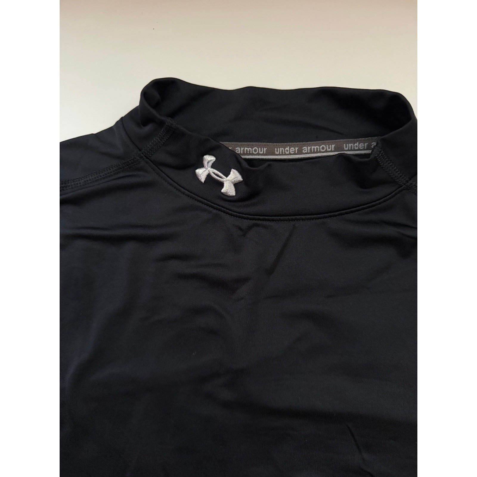 Under Armour ColdGear Mock Neck Compression Shirt – Women’s XL – Black