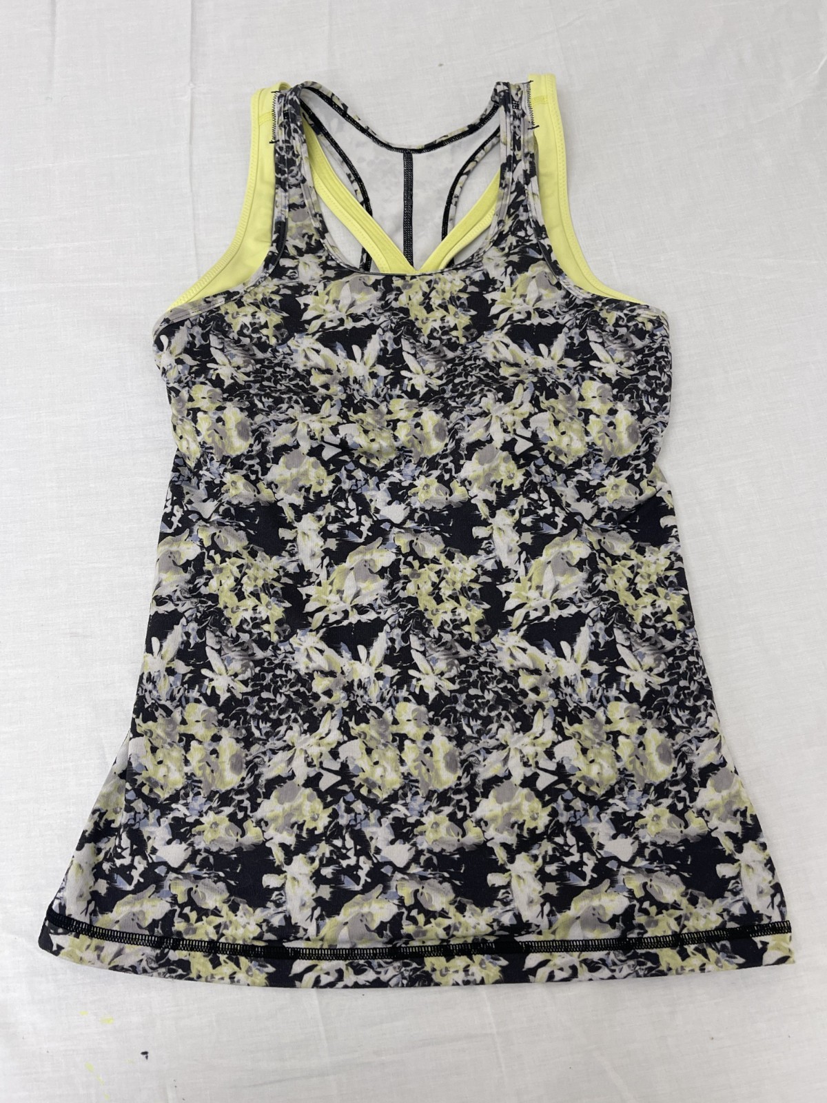Lululemon Inspiration Tank Top Women’s size 6