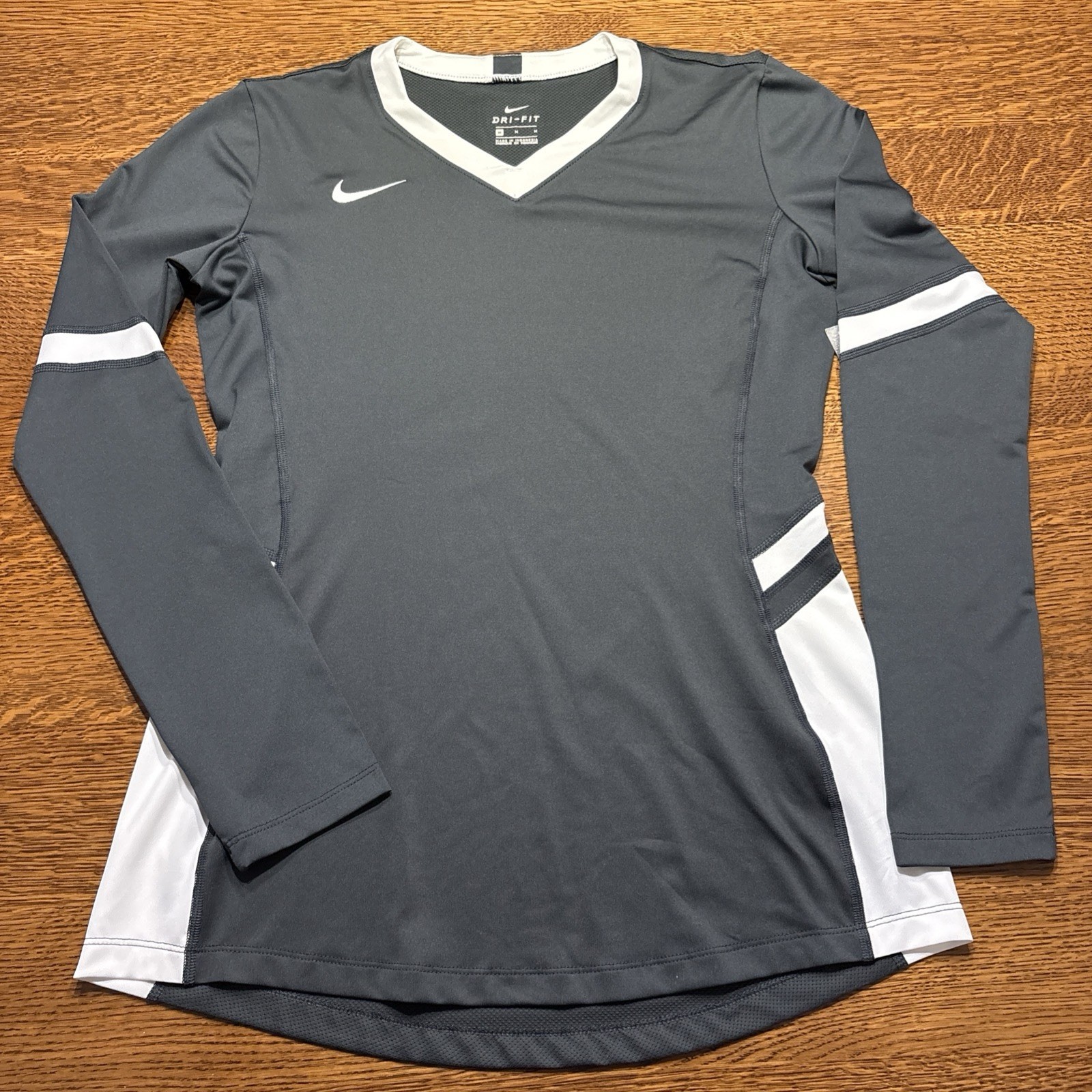 Nike Dri-Fit Womens Hyperace Long Sleeve Volleyball Jersey Size M NWT