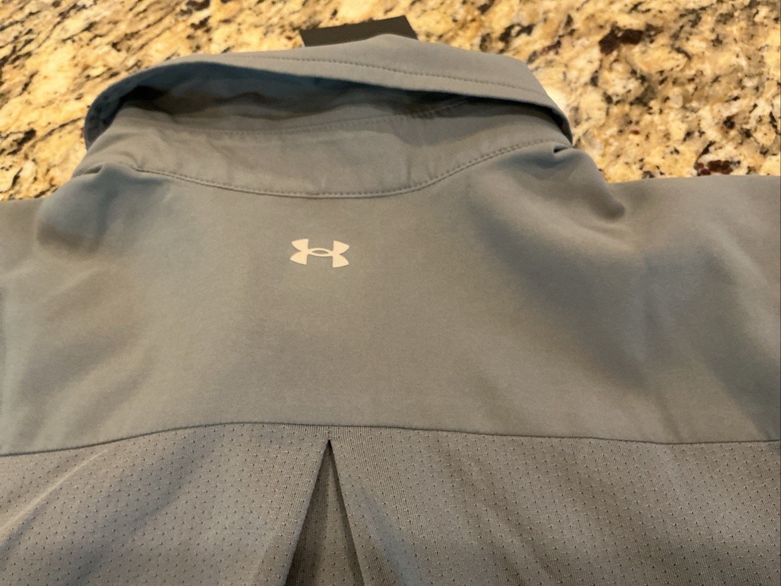NWT Under Armour Short Sloeve Button Up Performance Fishing Shirt Women’s Size S