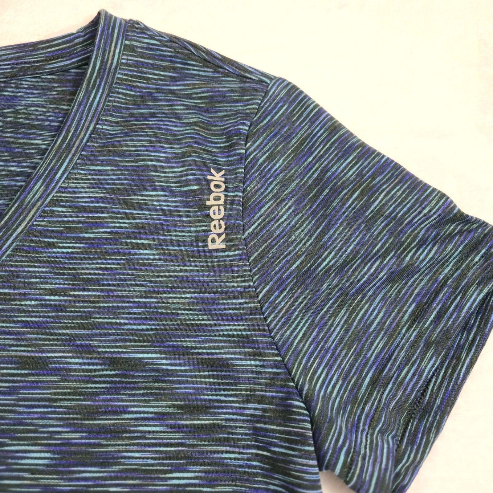 Reebok Speedwick Short Sleeve Athletic Workout Shirt Women’s Size M Multi Blue