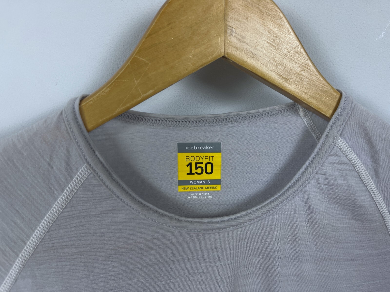 Women’s ICEBREAKER BODYFIT 150 Merino Wool Short Sleeve T Shirt Ivory Size S