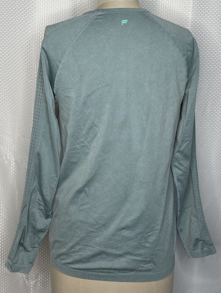 FABLETICS WOMEN’S SYNC SEAMLESS TOP CREW NECK LONG SLEEVE ARCTIC WAVE CHEST 18.5