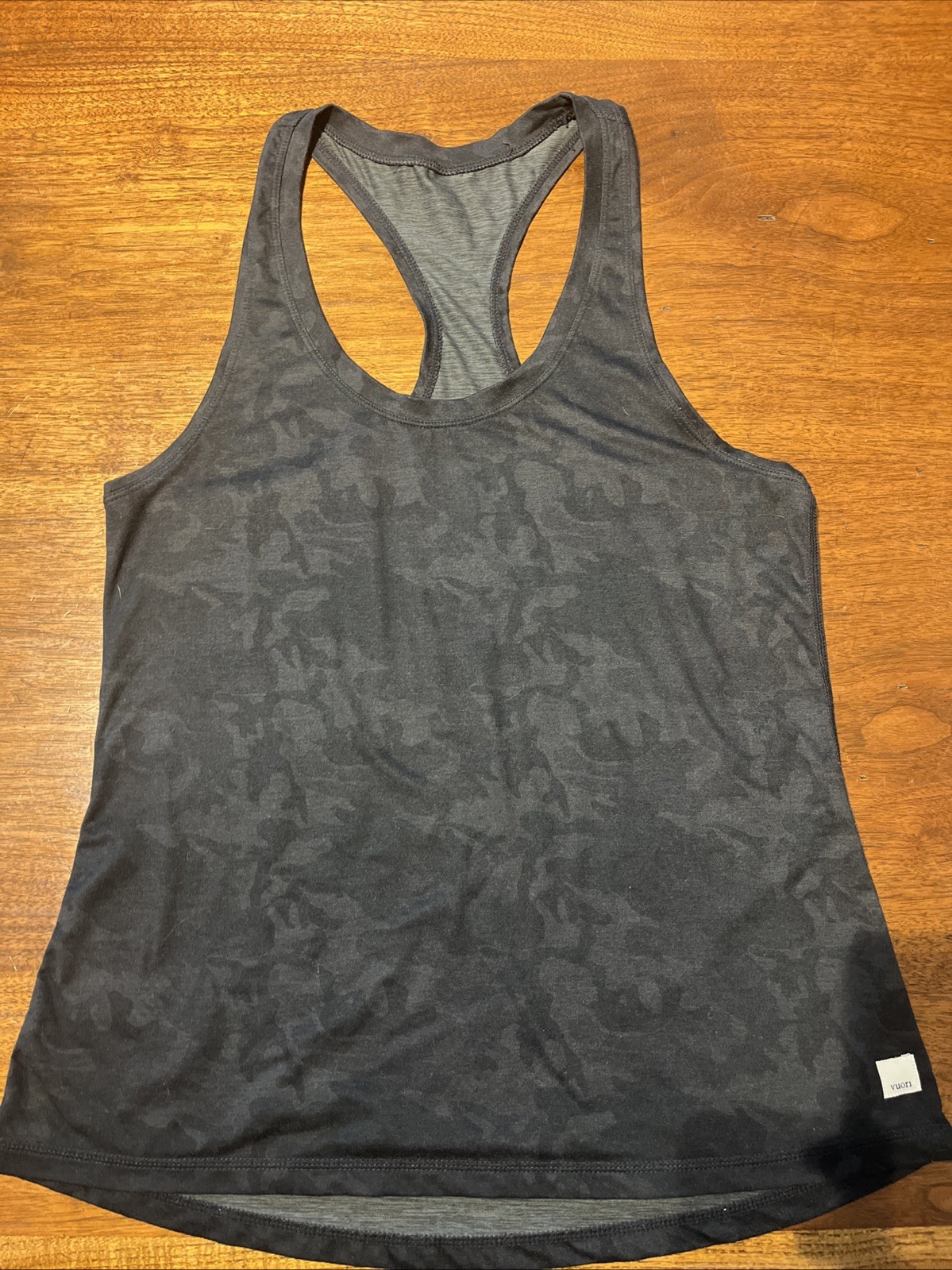 Vuori Lux Performance Tank Top Camo Racerback Slim Fit Halter Black Grey SZ M