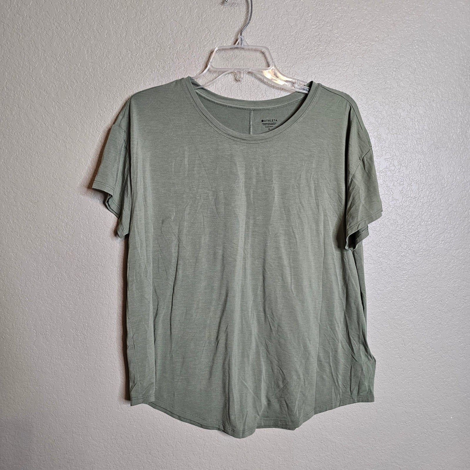 Athleta Move With Ease Tee Olive Green Short Sleeve Relaxed Fit Top Medium