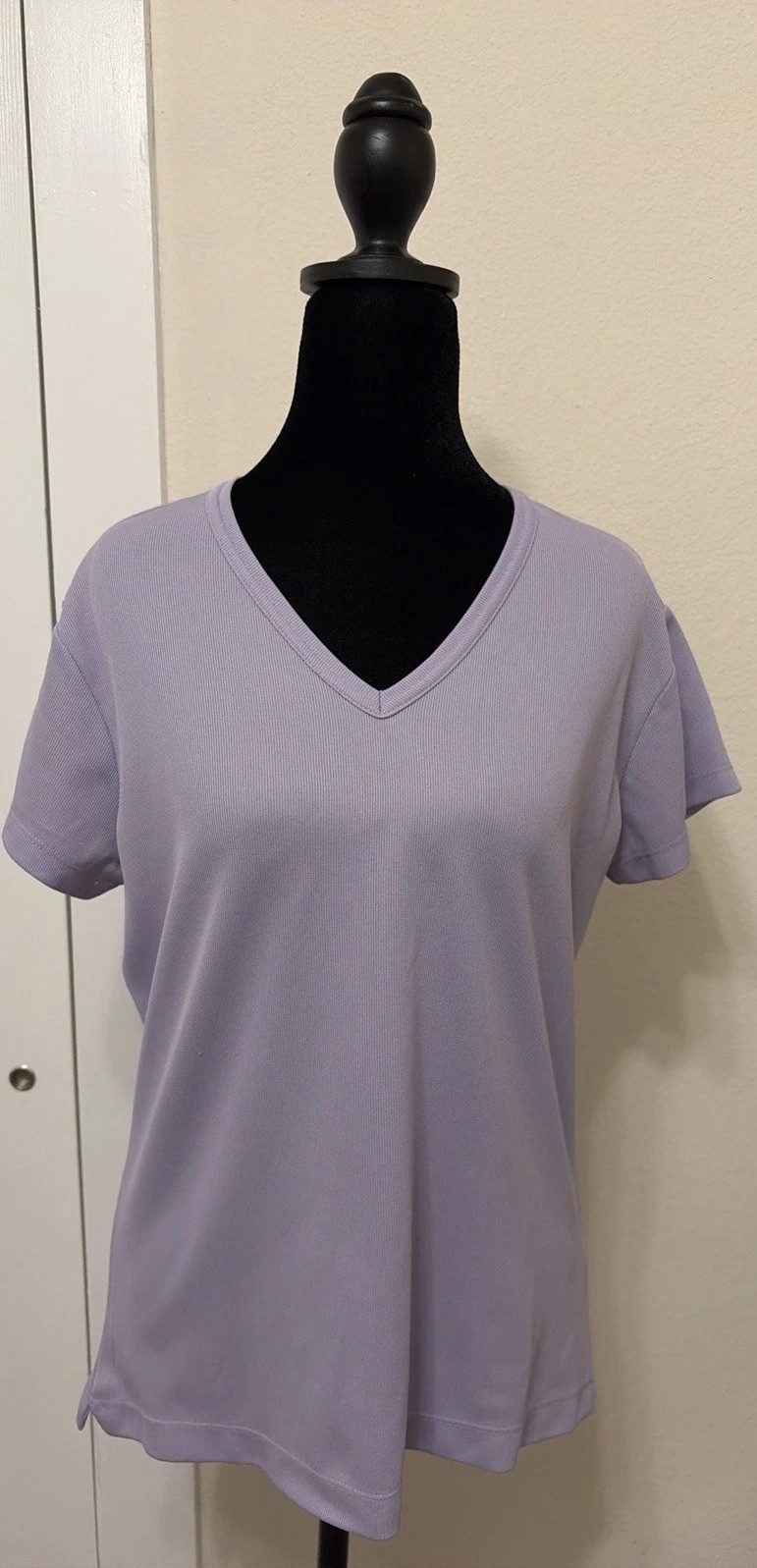 Nike Women’s Short Sleeve T-Shirt Size Medium Color Violet Purple