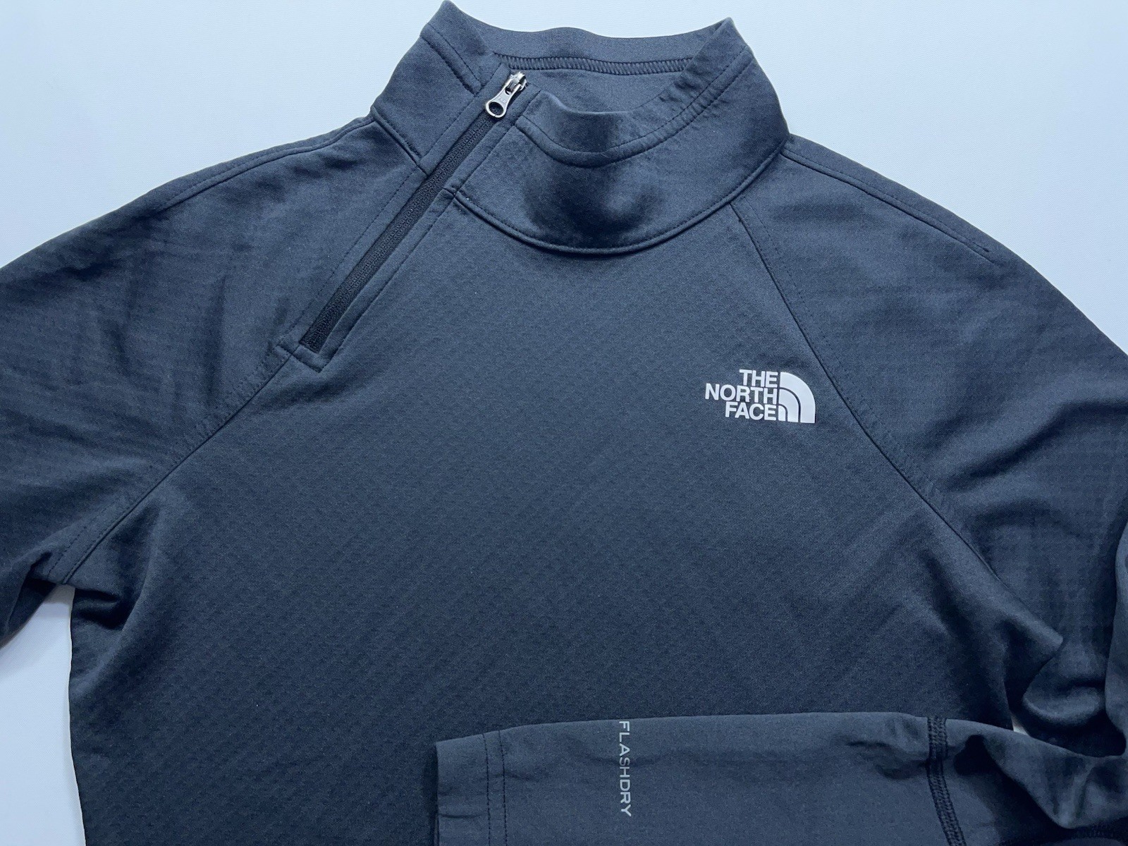 The North Face FlashDry 1/4 Zip Pullover Womens Size XS Gray Honeycomb