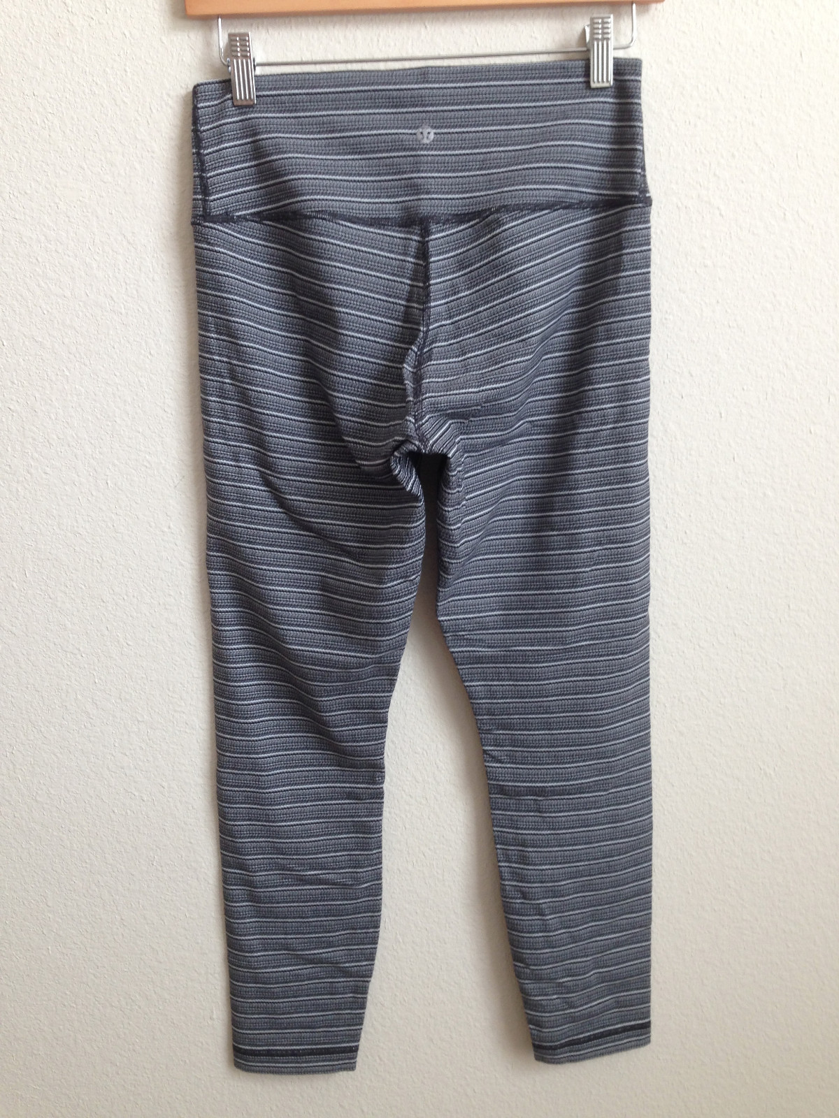 Lululemon Wunder Under Stripe High Times Crop Pants Size 8 Deep Coal Stripe