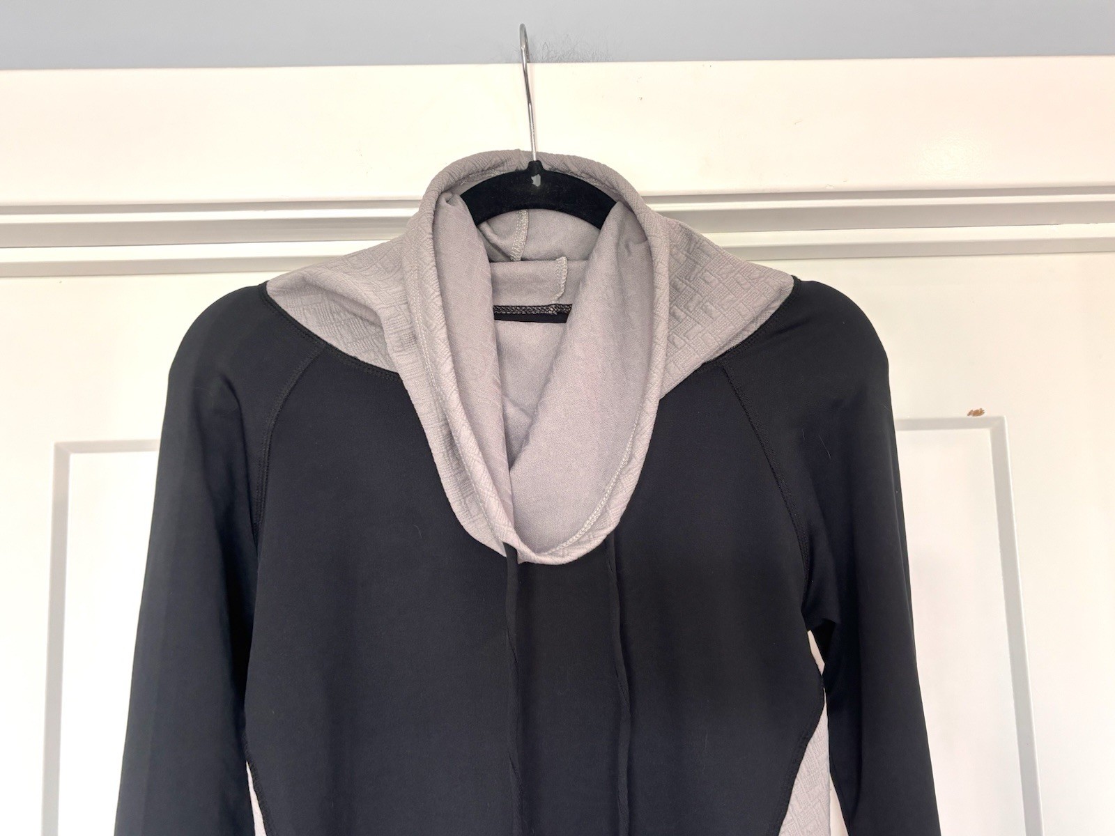 Marika Tek Dry Wik Performance Black & Gray Cowl Neck Long Sleeve Top Size S