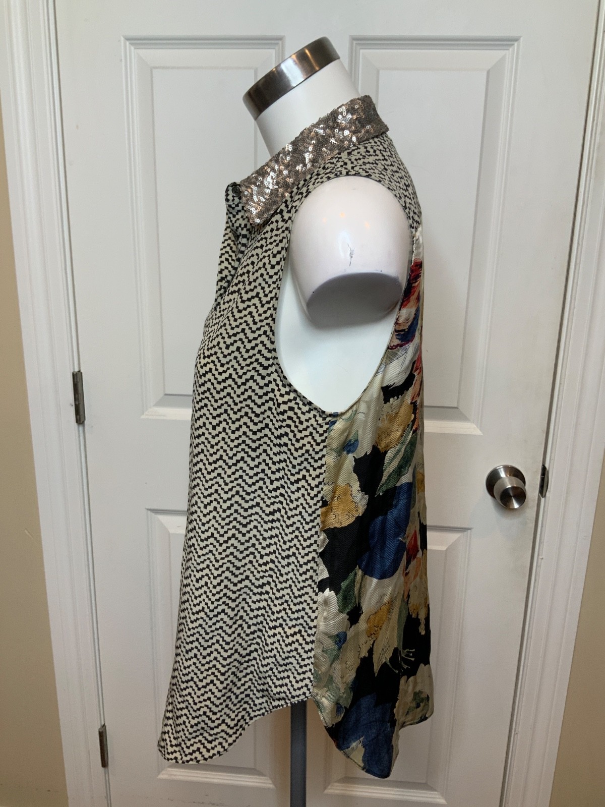 Elizabeth and James Multicolor Button-Up Sequin Collared Silk Tank Top, Size S