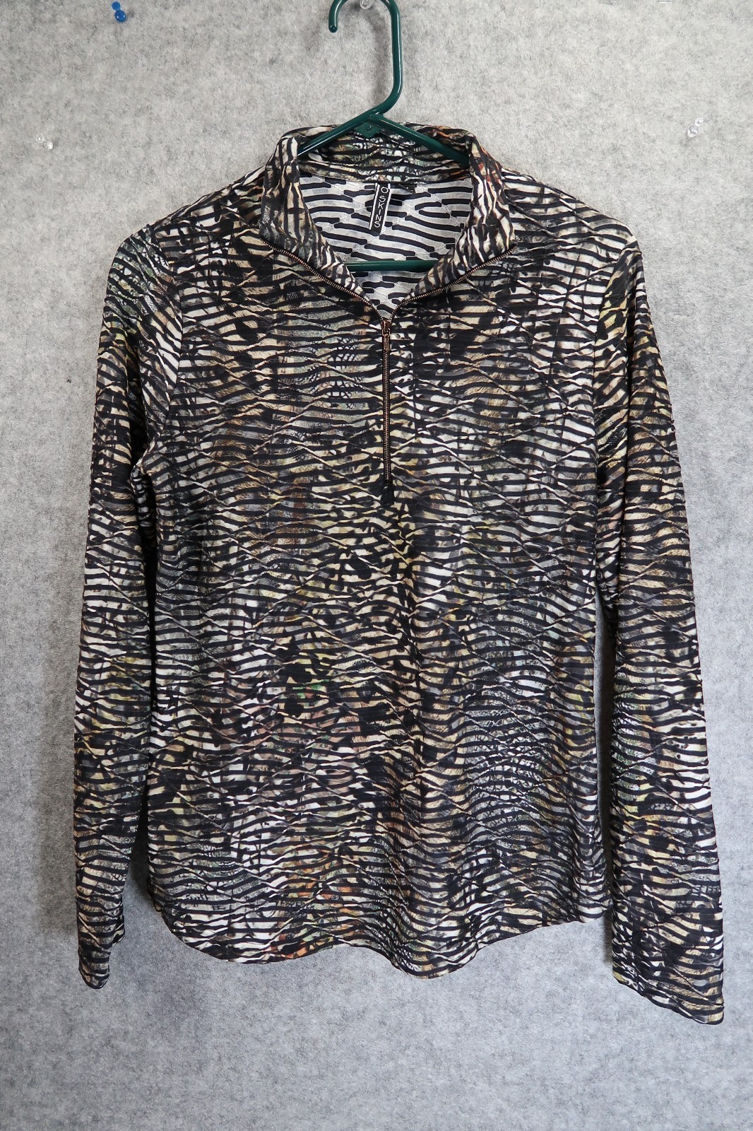 Sno Skins 1/4 Zip Pullover Top Shirt Multicolor Size Medium Colorful Long Sleeve