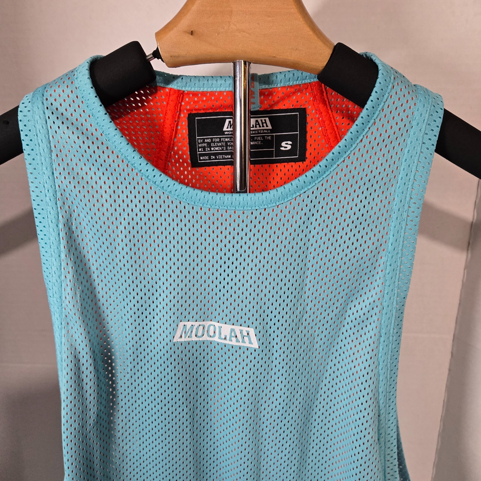 Moolah Women’s Mesh Practice Basketball Tank Top Aqua Red Size Small