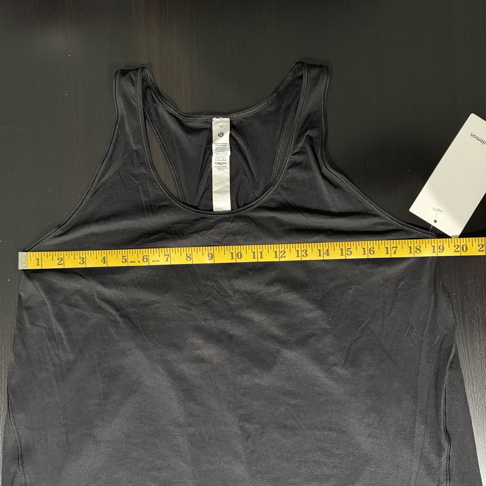 NWT⭐️LULULEMON⭐️SIZE 10⭐️ESSENTIAL TANK*PLEATED AUTHENTIC⭐️HIP LENGTH⭐️BLACK