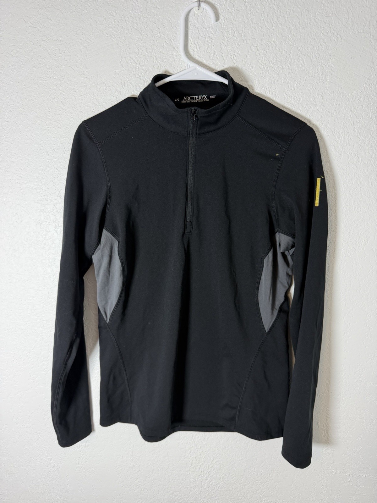 Arc’teryx Women’s Phase AR Base Layer 1/4 Zip Long Sleeve Black Gray Large L