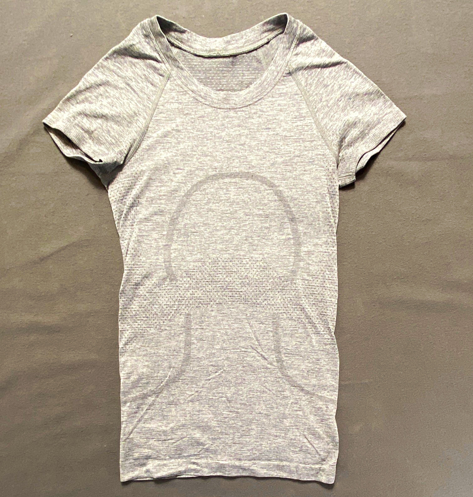 Lululemon Swiftly Tech Women’s Gray Raglan Short Sleeve Round Neck Slim Size 0