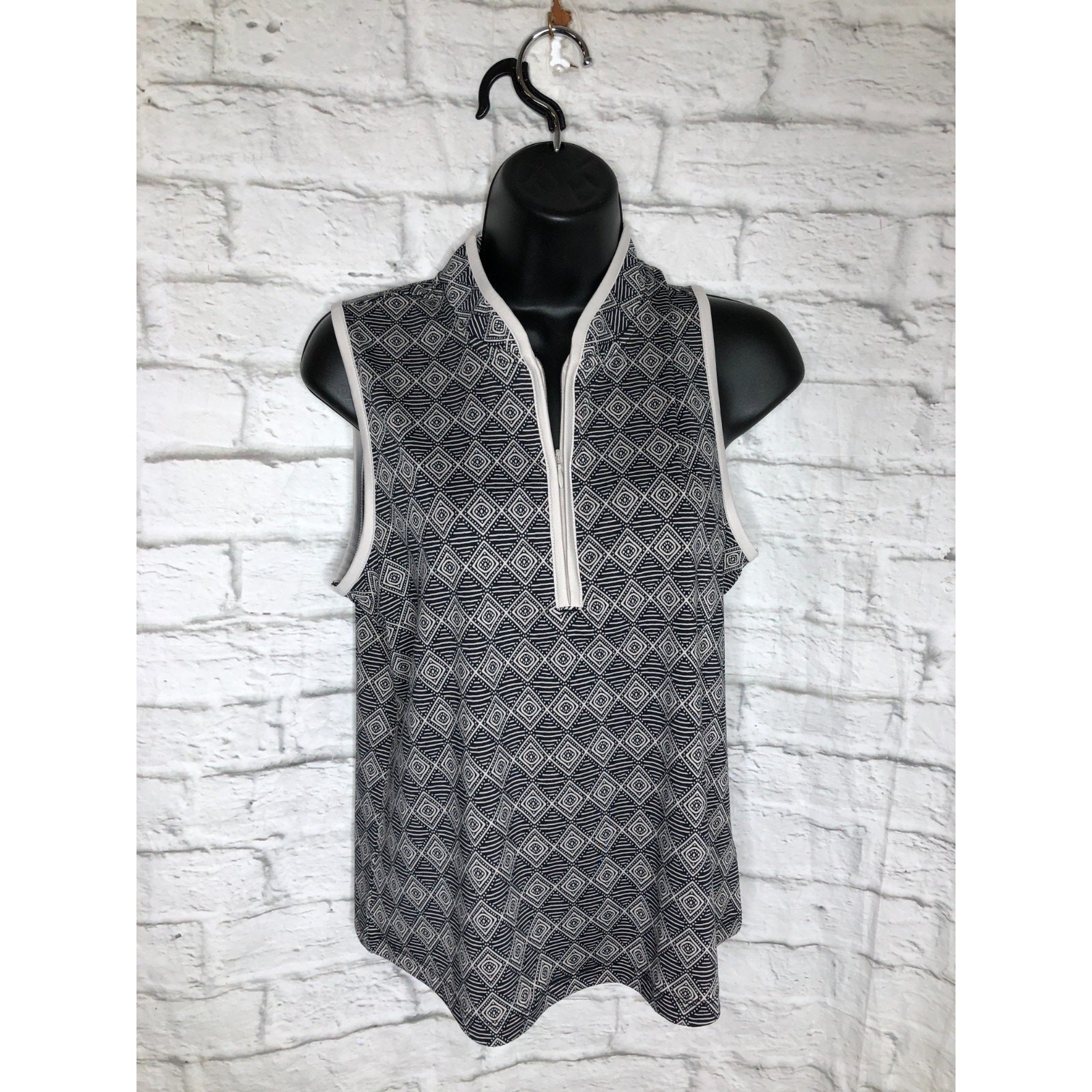 Sigrid Olsen Tank Top Women M Black Zip Top Golf Tennis UPF 50 Quick Dry NWT