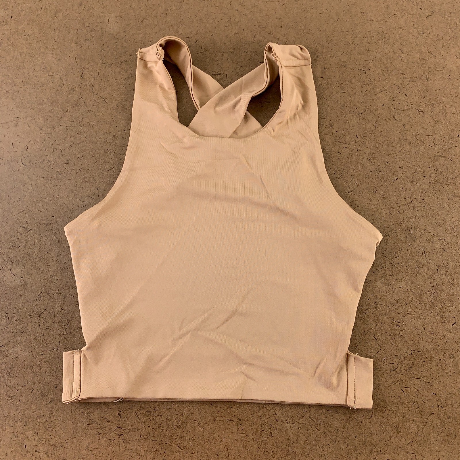 Jireh Women’s Medium Beige Sleeveless Criss Cross Strap Cropped Tank Top NWT
