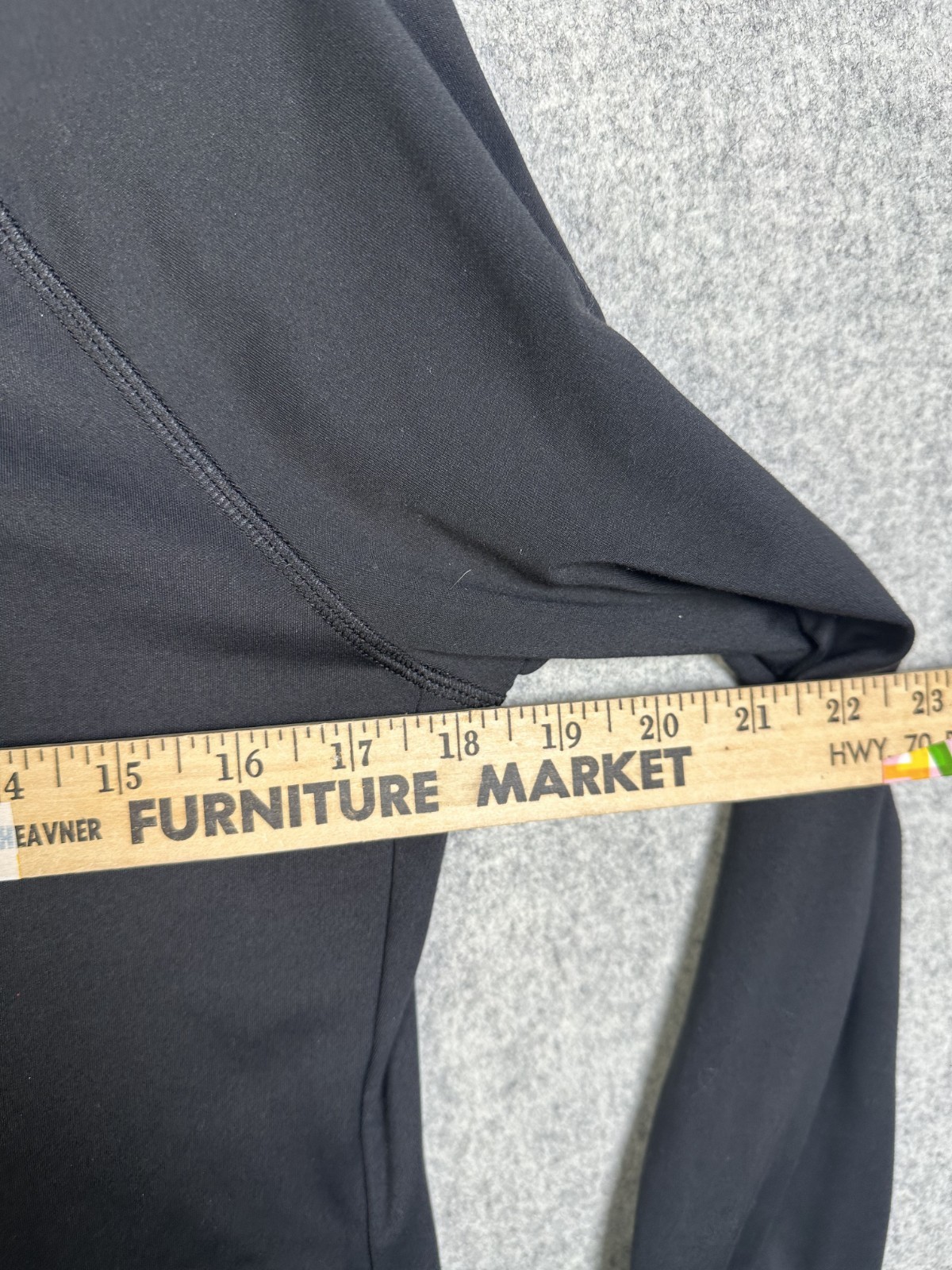 Yogalicious Large Womens Top Black Long Sleeve Stretch Comfort Solid Lightweight
