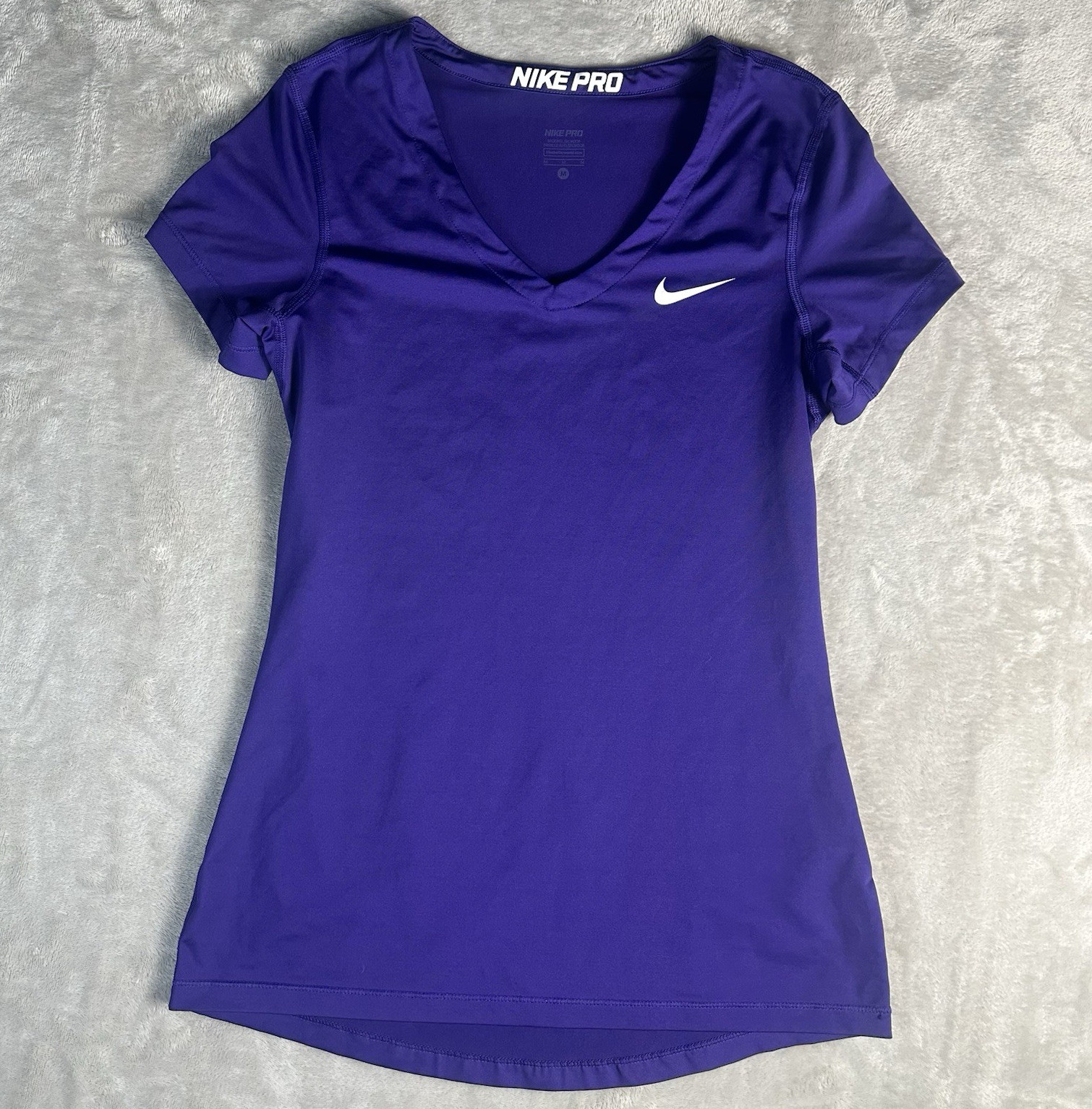 Nike Pro Dri-FIT Women’s Purple V-Neck Short Sleeve Stretch Athletic Tee M