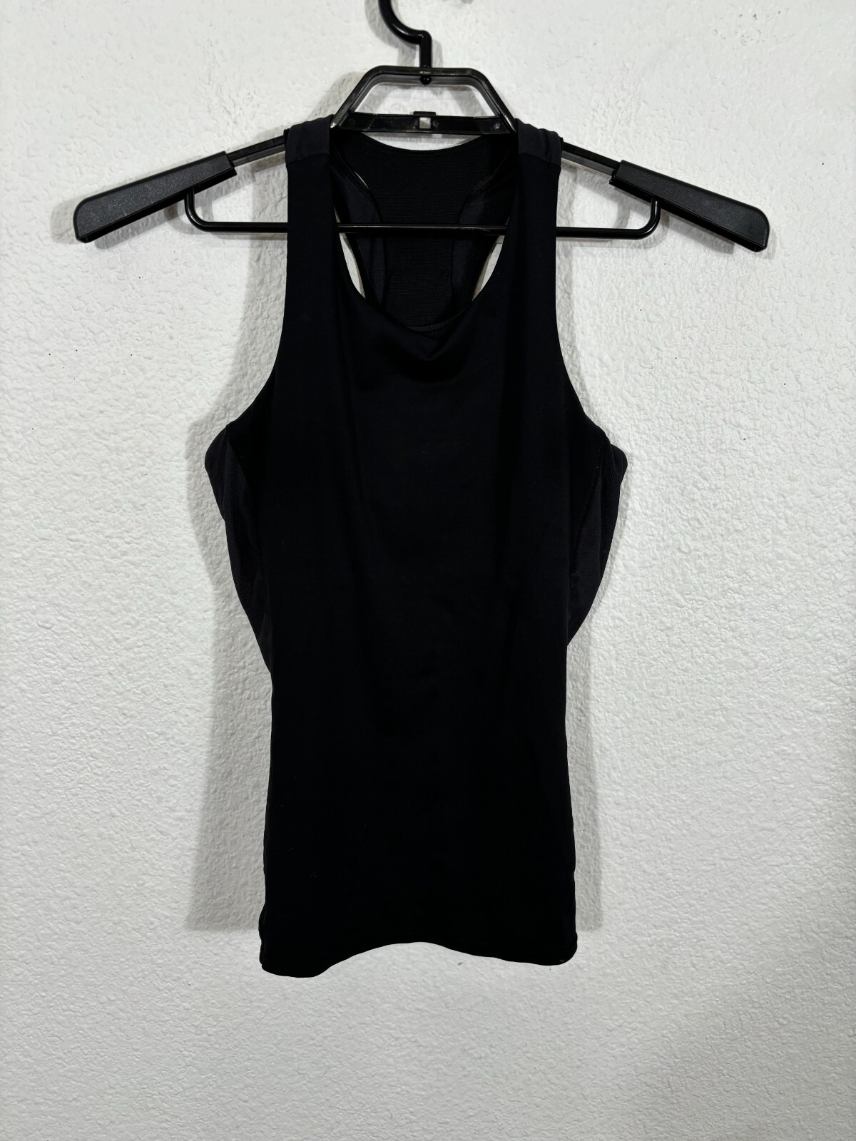 Lululemon Women’s Sz 8 Body Con Tank Top W/ Shelf Bra Black Activewear Mesh Back