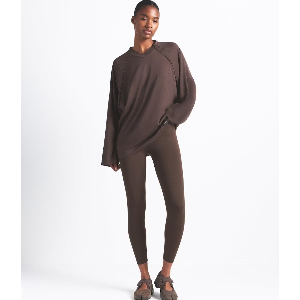 Nike x SKIMS V-Neck Oversized Long Sleeve Top Performance Stretch Dark Sepia L
