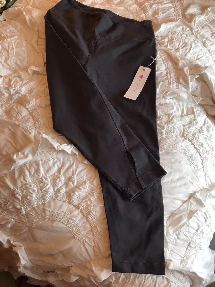 NWT Kira Grace Warrior GREY Yoga Pant Size M
