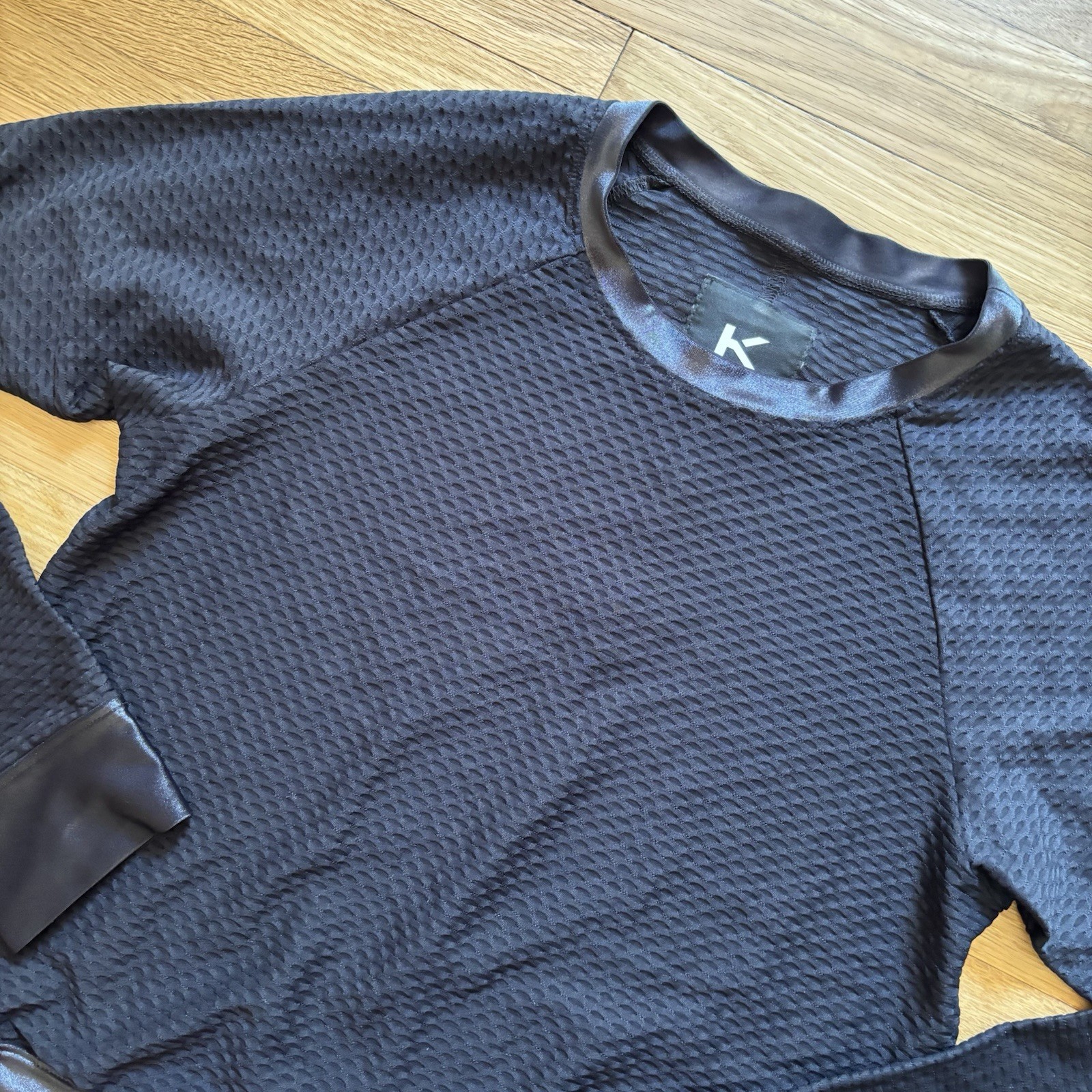 KORAL Sofia Pullover Black Satin Trim Activewear Made In USA Gym Moto Mesh Small