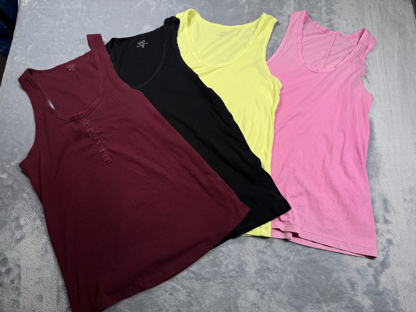 Love By Gap Forever Favorite Tank Top Womens Medium Multicolor Ribbed Lot of 4