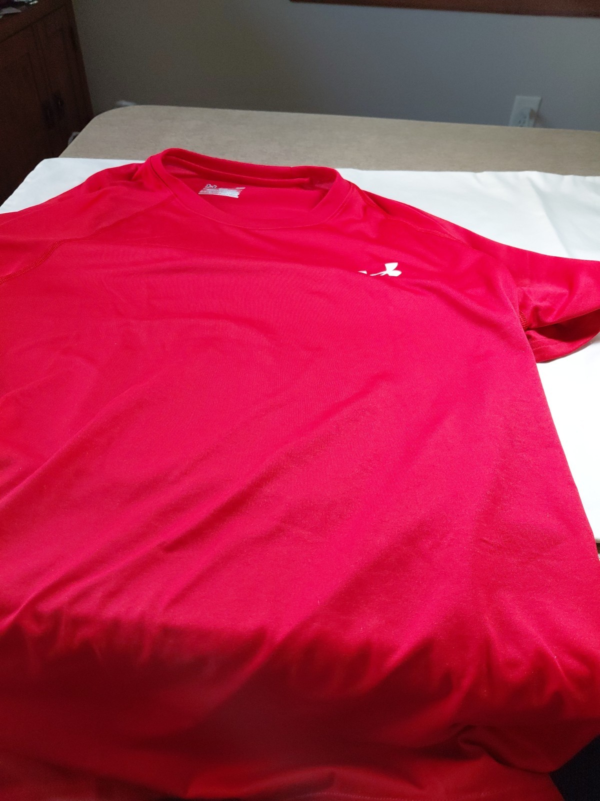 Womens Under Armour Heatgear Size L Short Sleeve Pullover Tshirt Flared Bottom