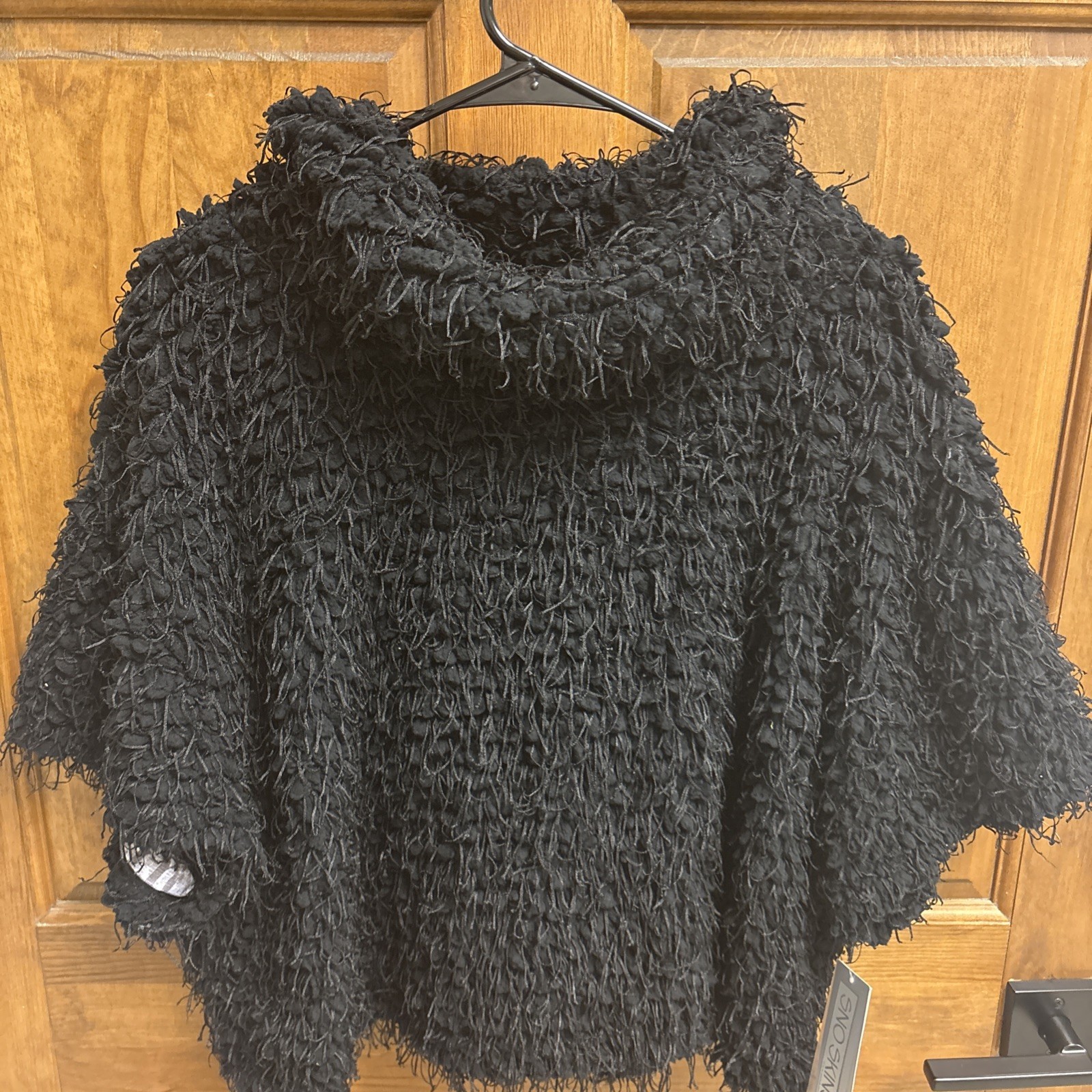 Sno Skins Black Frill Shaggy Textured Turtleneck Pullover Top Women’s Size M New