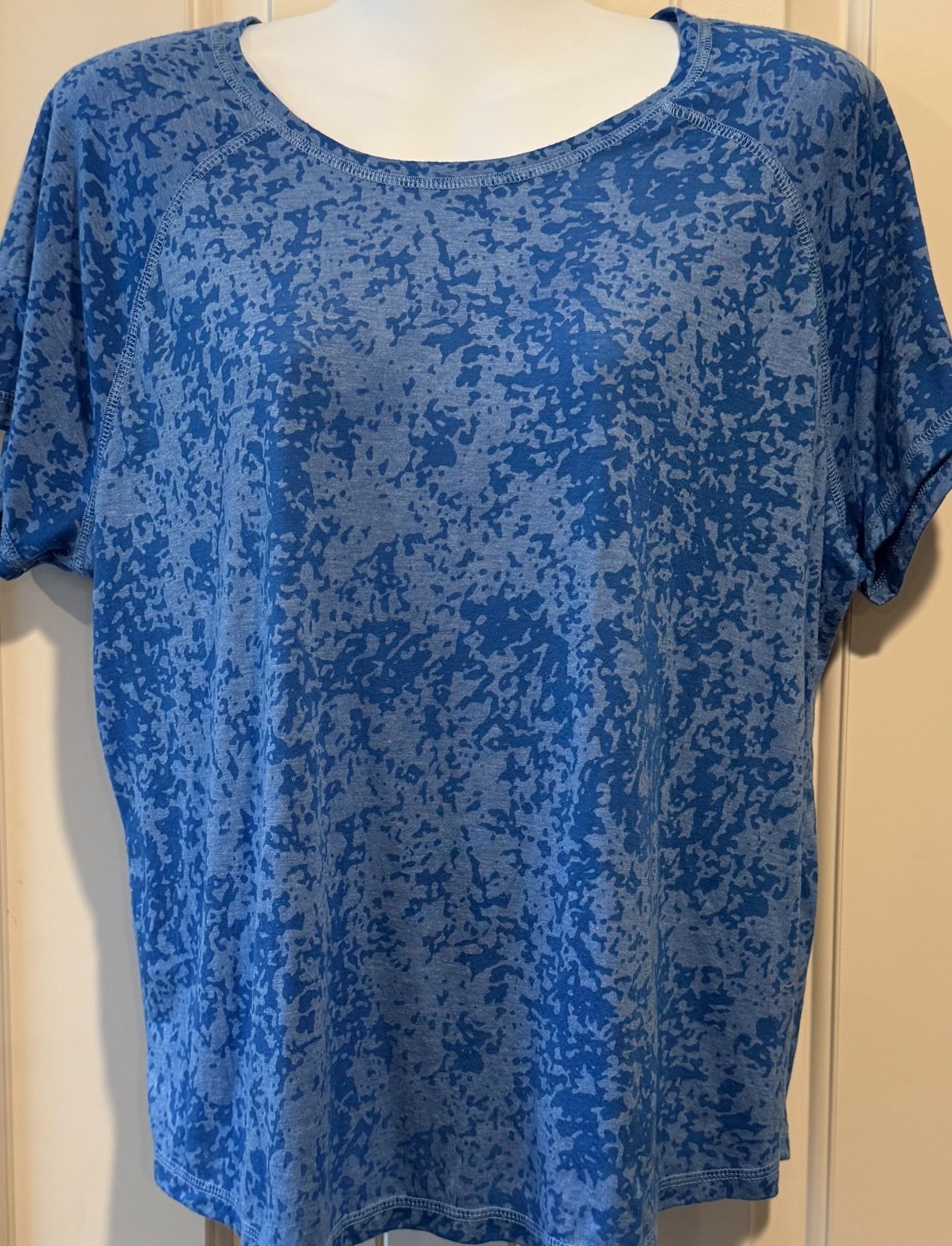 Tek Gear Blue Polyester Rayon Short Sleeve T-Shirt Top Athleisure – Women’s XL