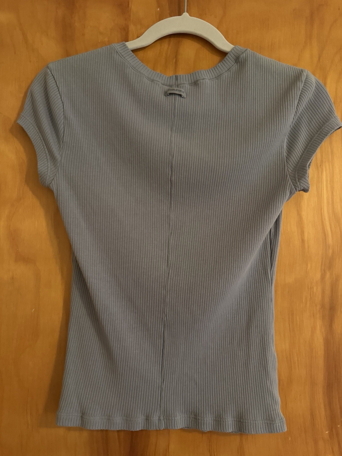 Fabletics Women’s Gray Ribbed Crew Neck Short Sleeve Slim Fit Stretch Tee XS