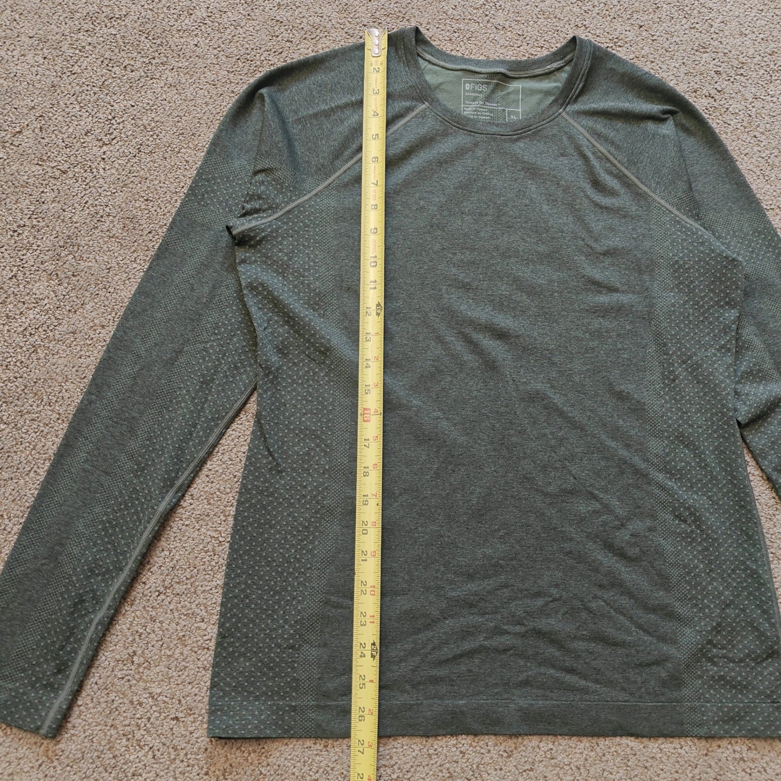 NWOT FIGS Seamless Long Sleeve Undershirt XL Olive 1000377 Crew Neck Athletic