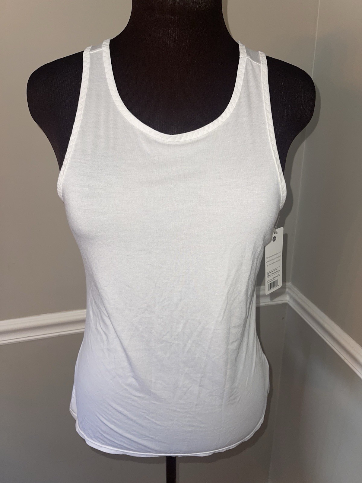 Apana Womens Athletic White Tank Top Size Small Criss Cross NEW