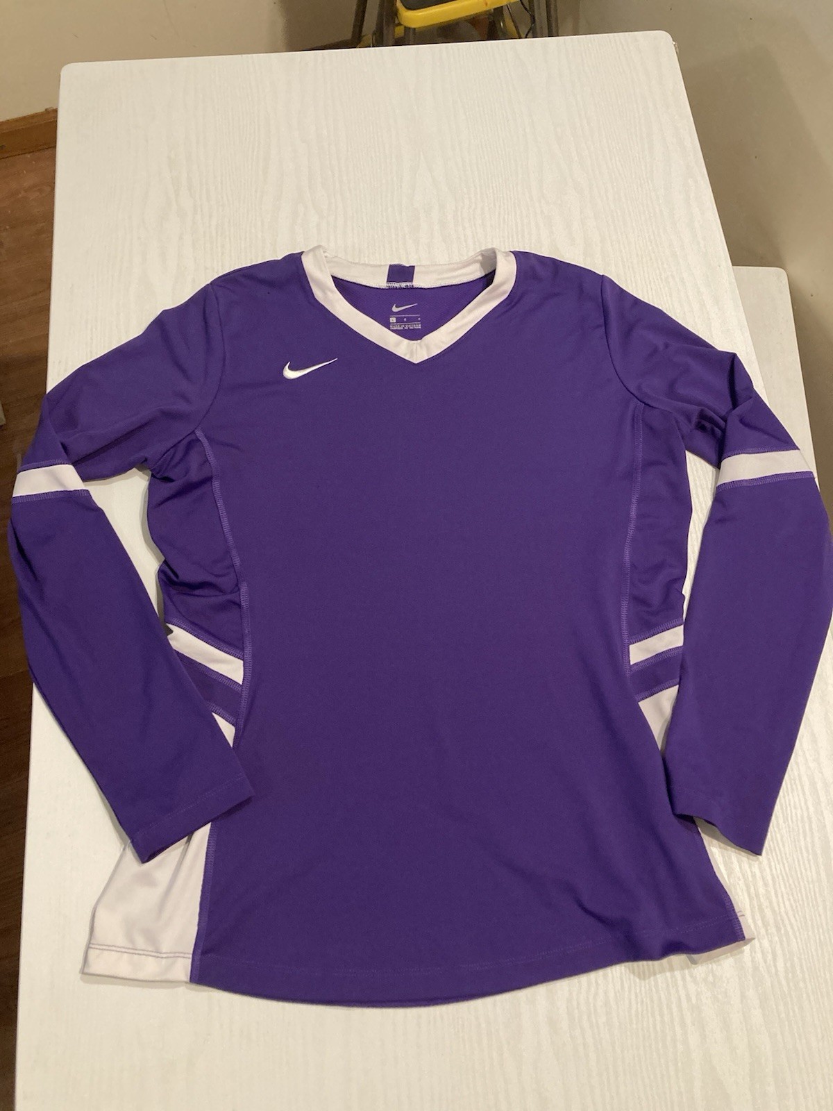 Nike Dri-Fit Long Sleeve Shirt Women’s Purple White V Neck Size Large Activewear